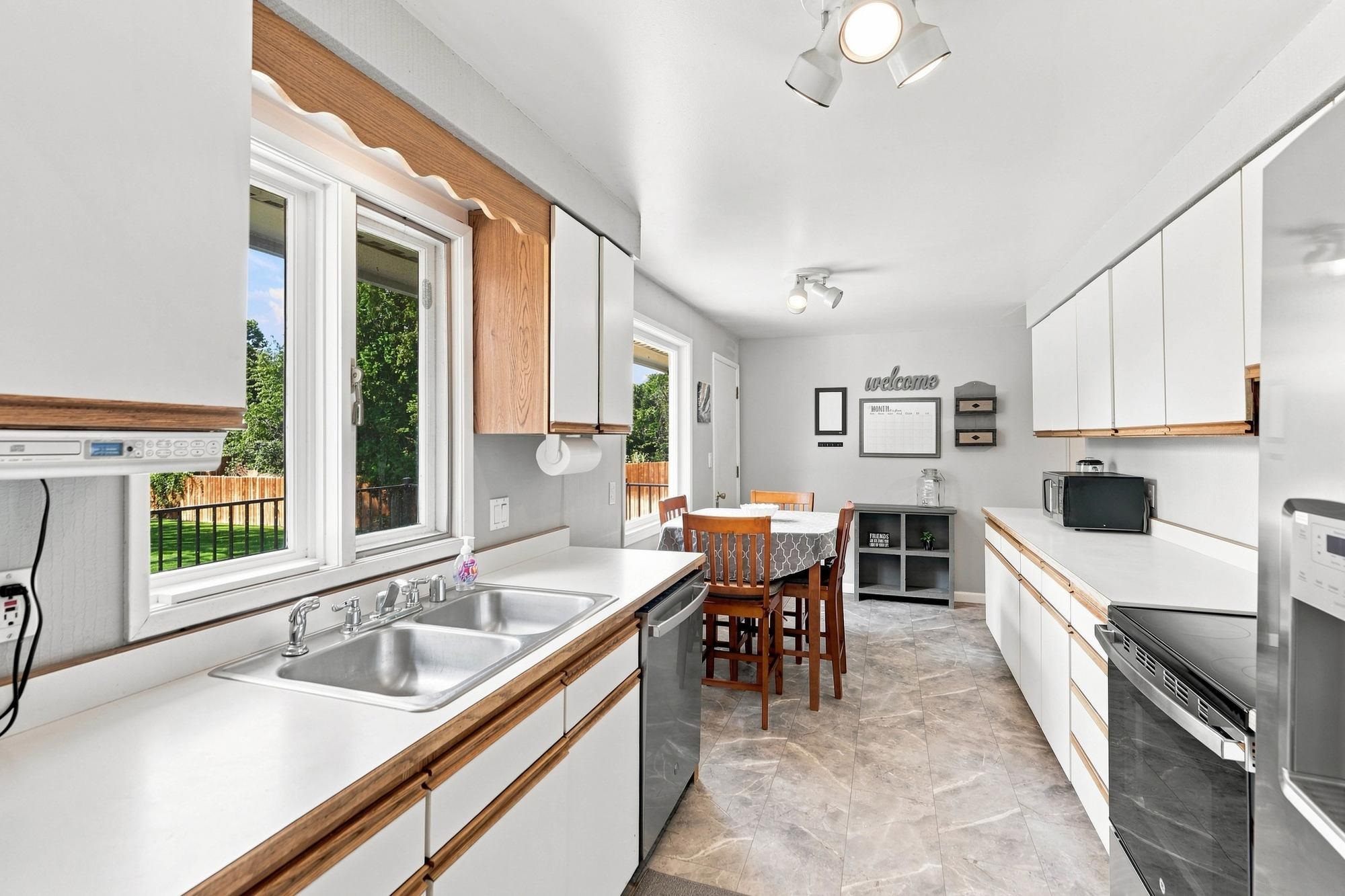 10510 E Desmet Ave - Photo 16
