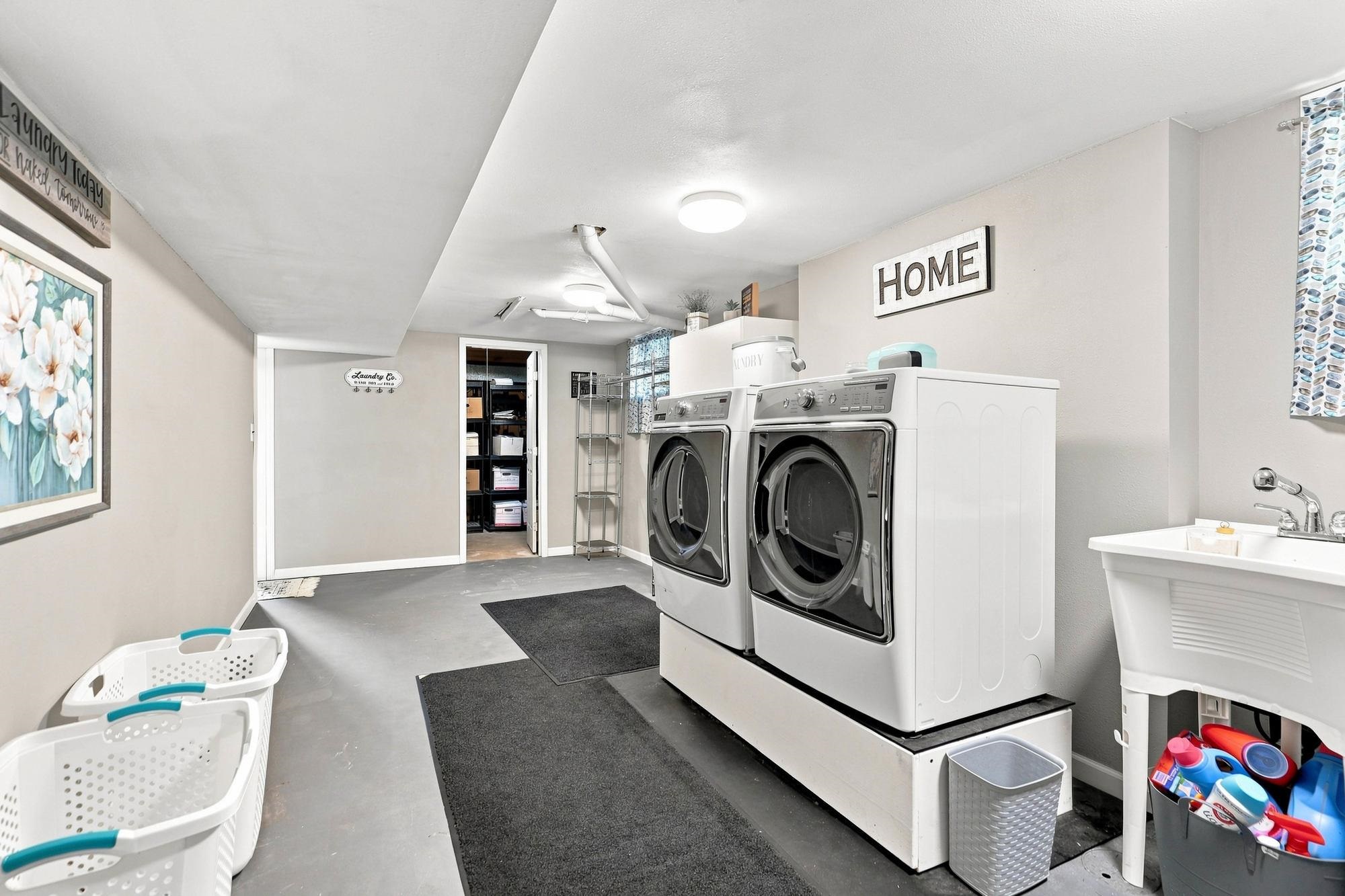 10510 E Desmet Ave - Photo 32
