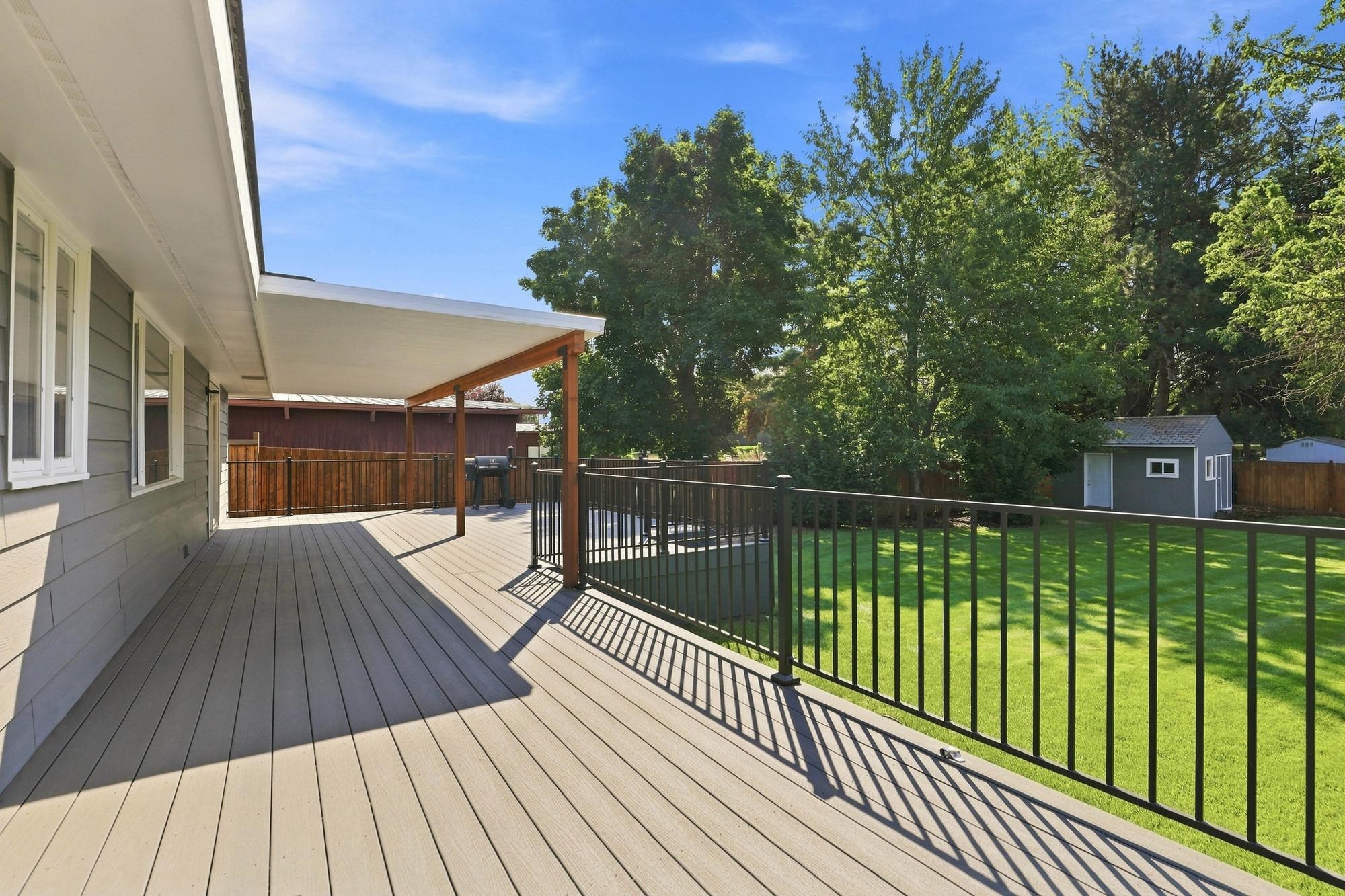 10510 E Desmet Ave - Photo 24