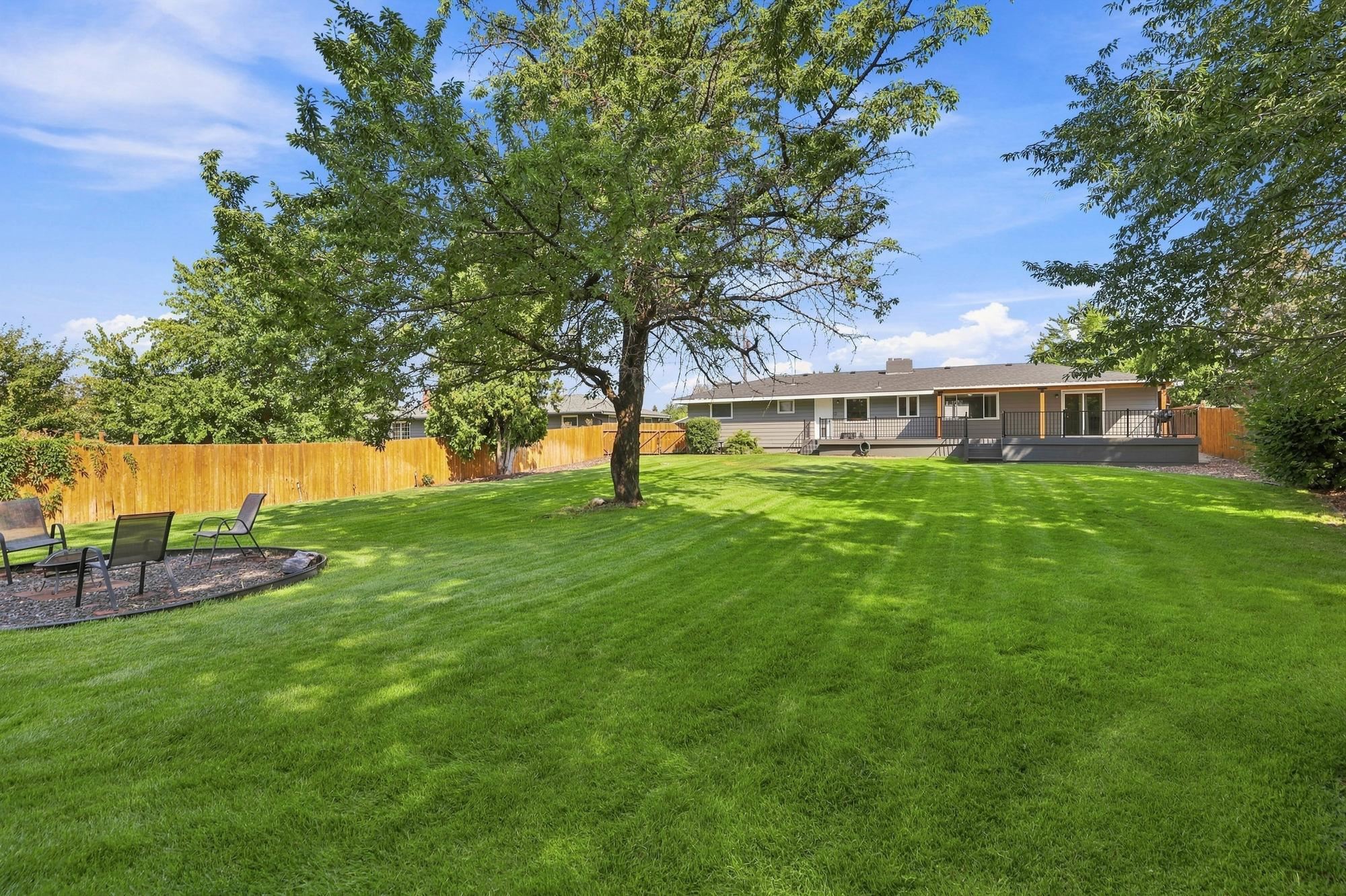 10510 E Desmet Ave - Photo 35