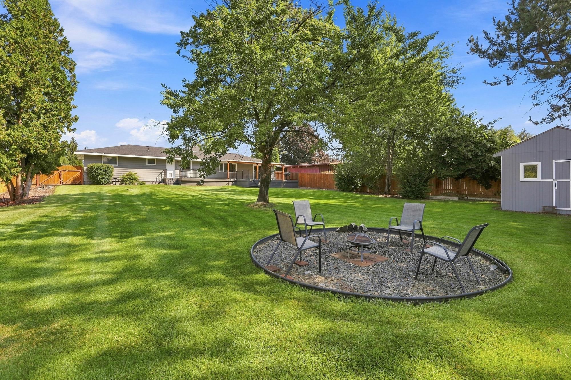 10510 E Desmet Ave - Photo 36