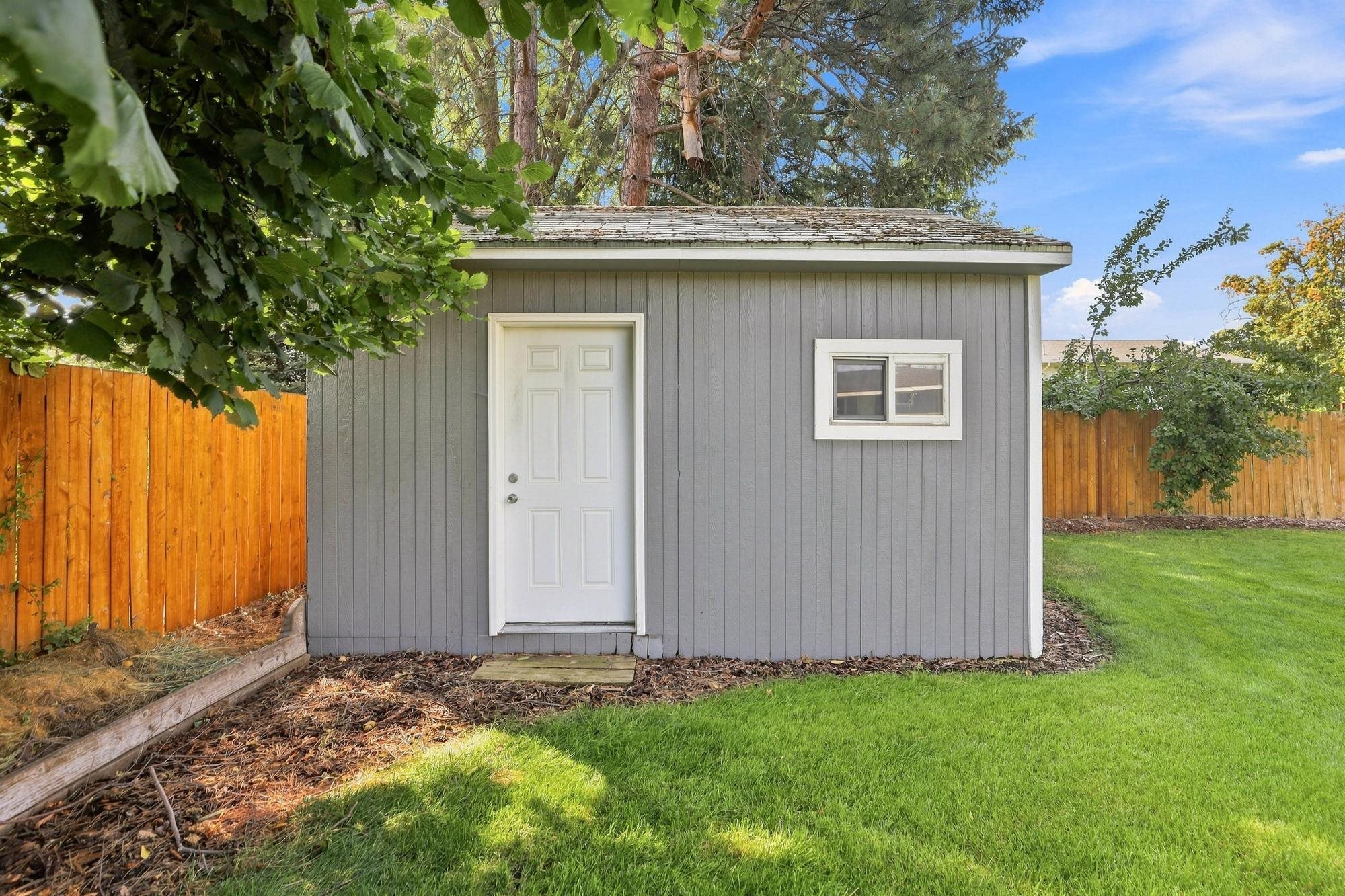 10510 E Desmet Ave - Photo 39