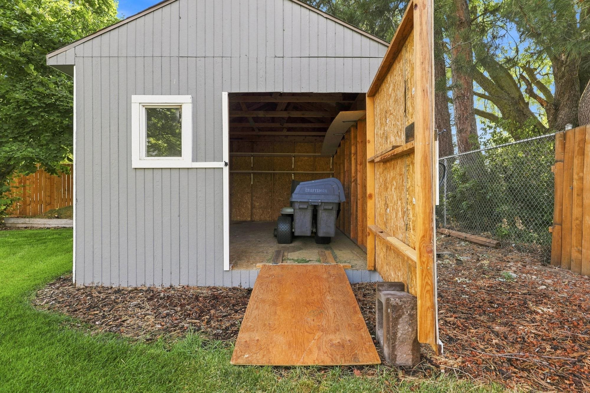 10510 E Desmet Ave - Photo 41