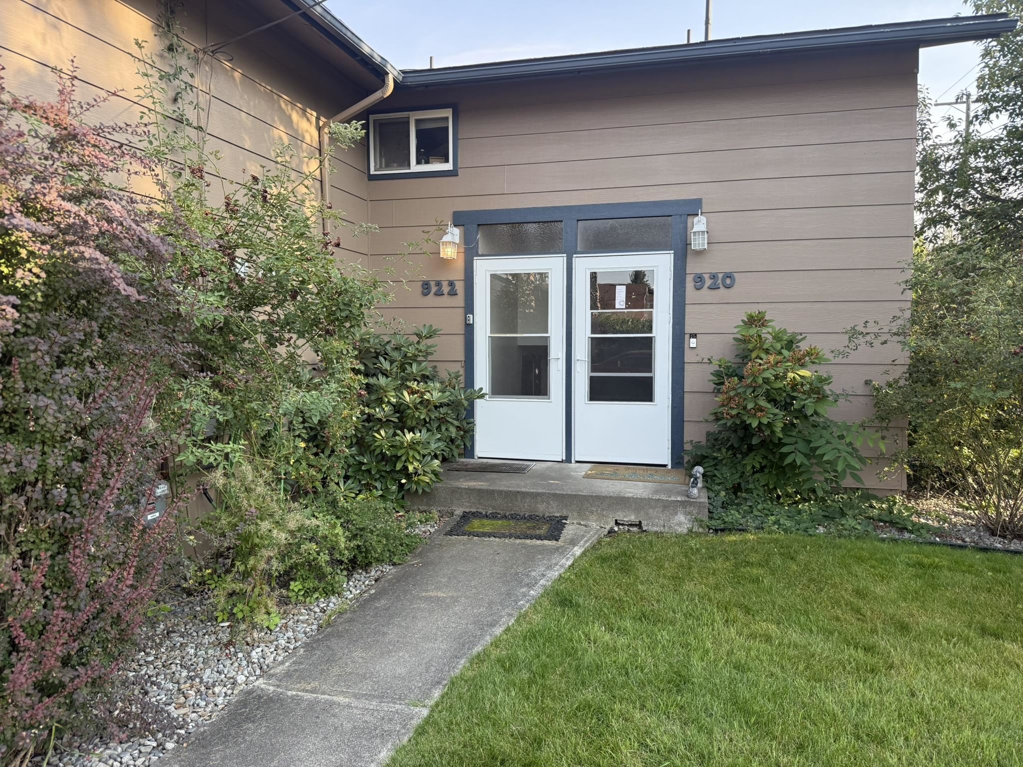 920-922 N Locust Rd - Photo 3