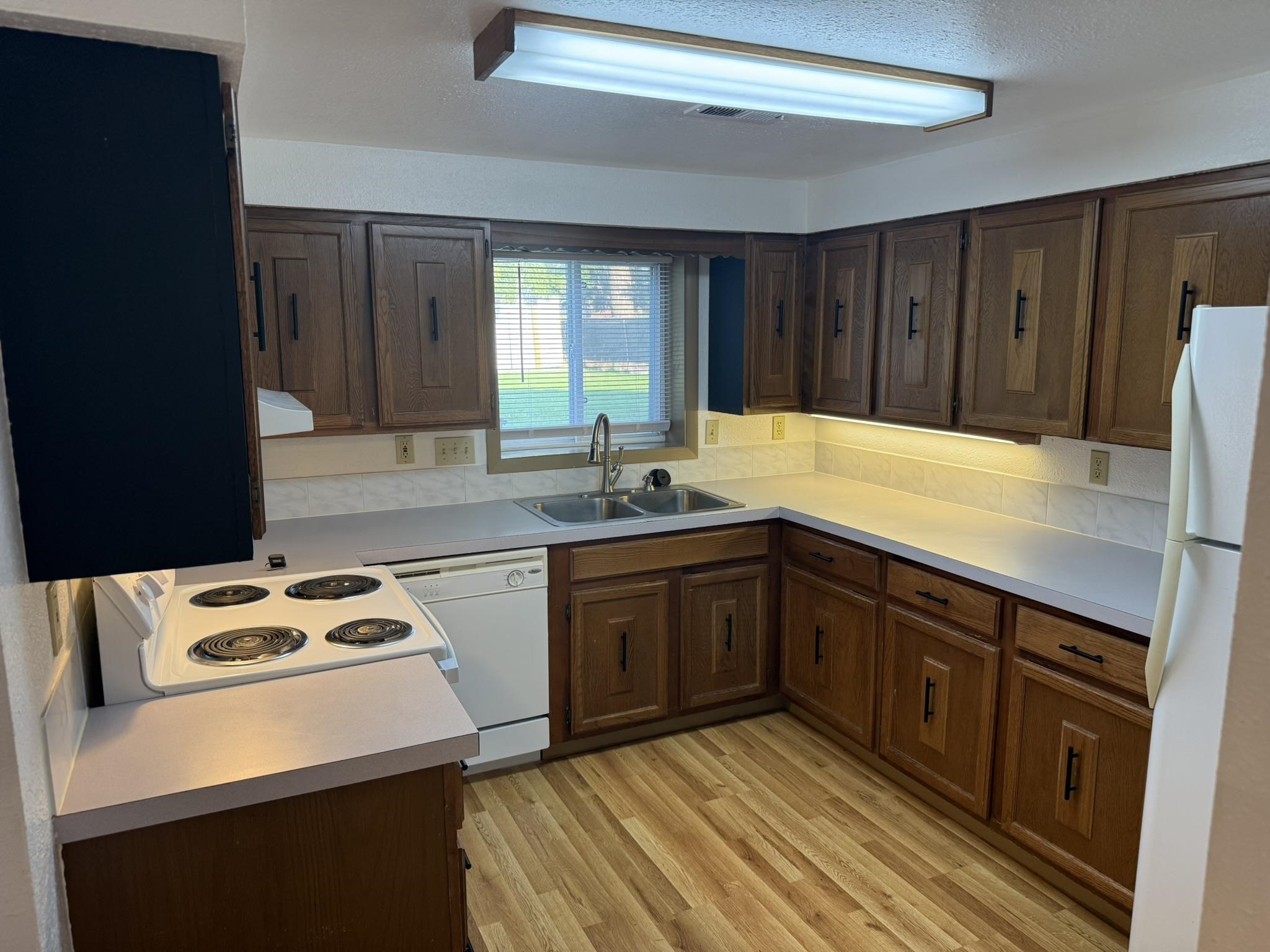 920-922 N Locust Rd - Photo 7