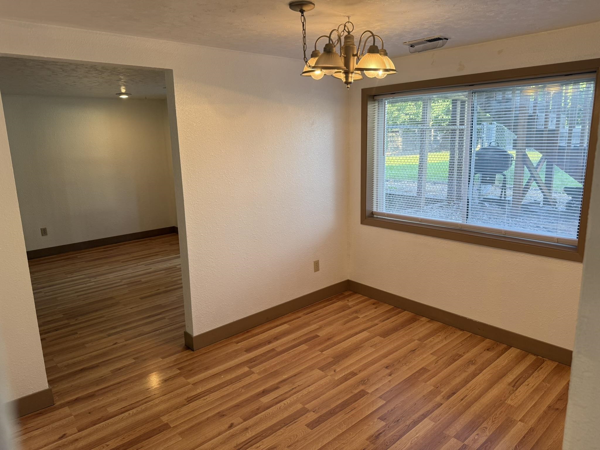 920-922 N Locust Rd - Photo 9
