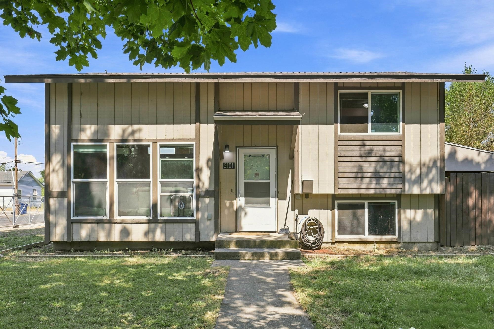 2101 E 6th Ave - Photo 1