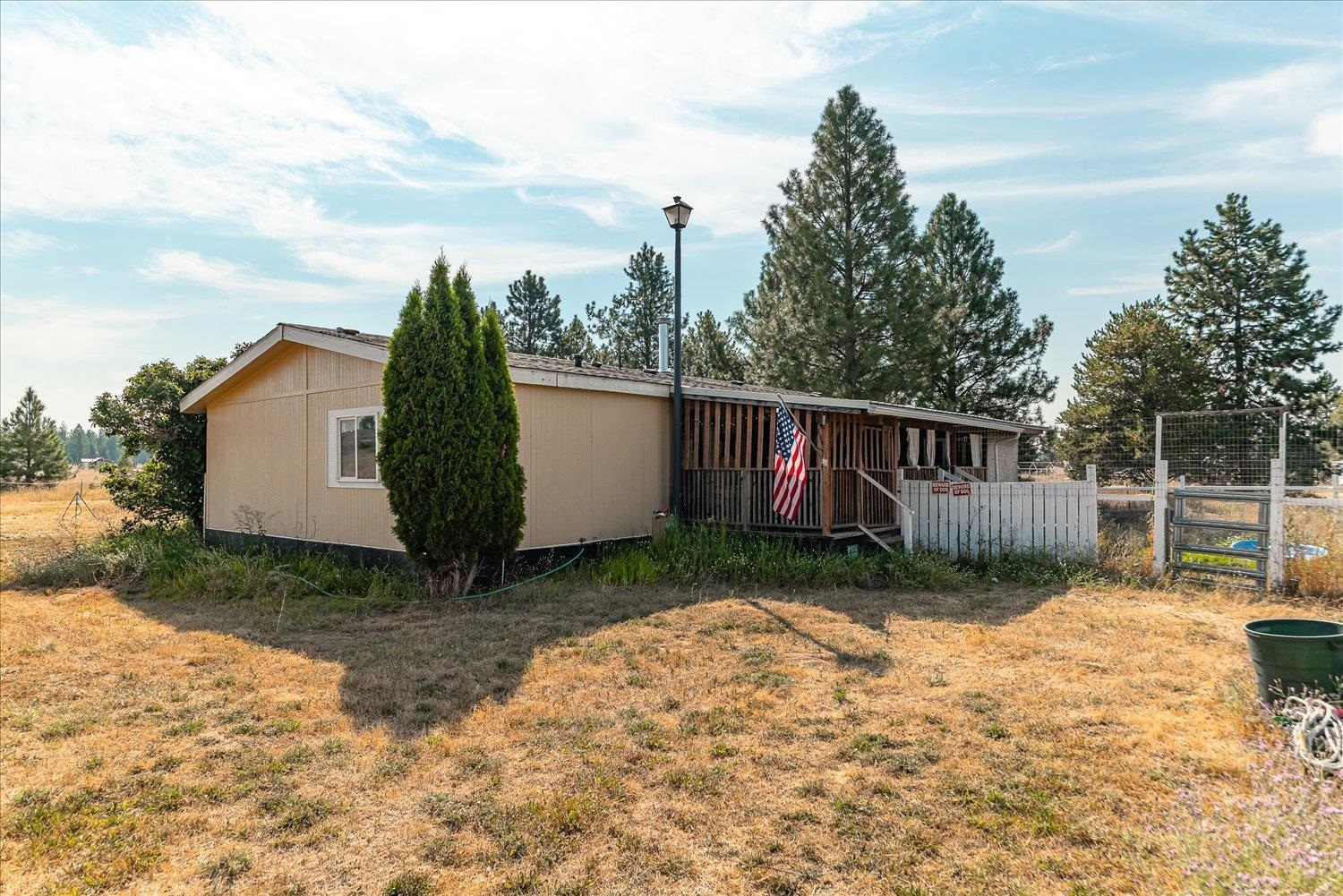 503 W Bridges Rd - Photo 1