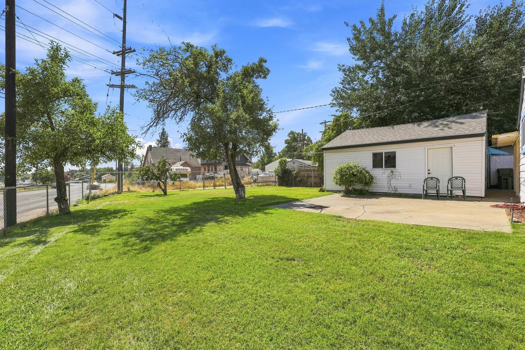 1318 E Ermina Ave - Photo 32