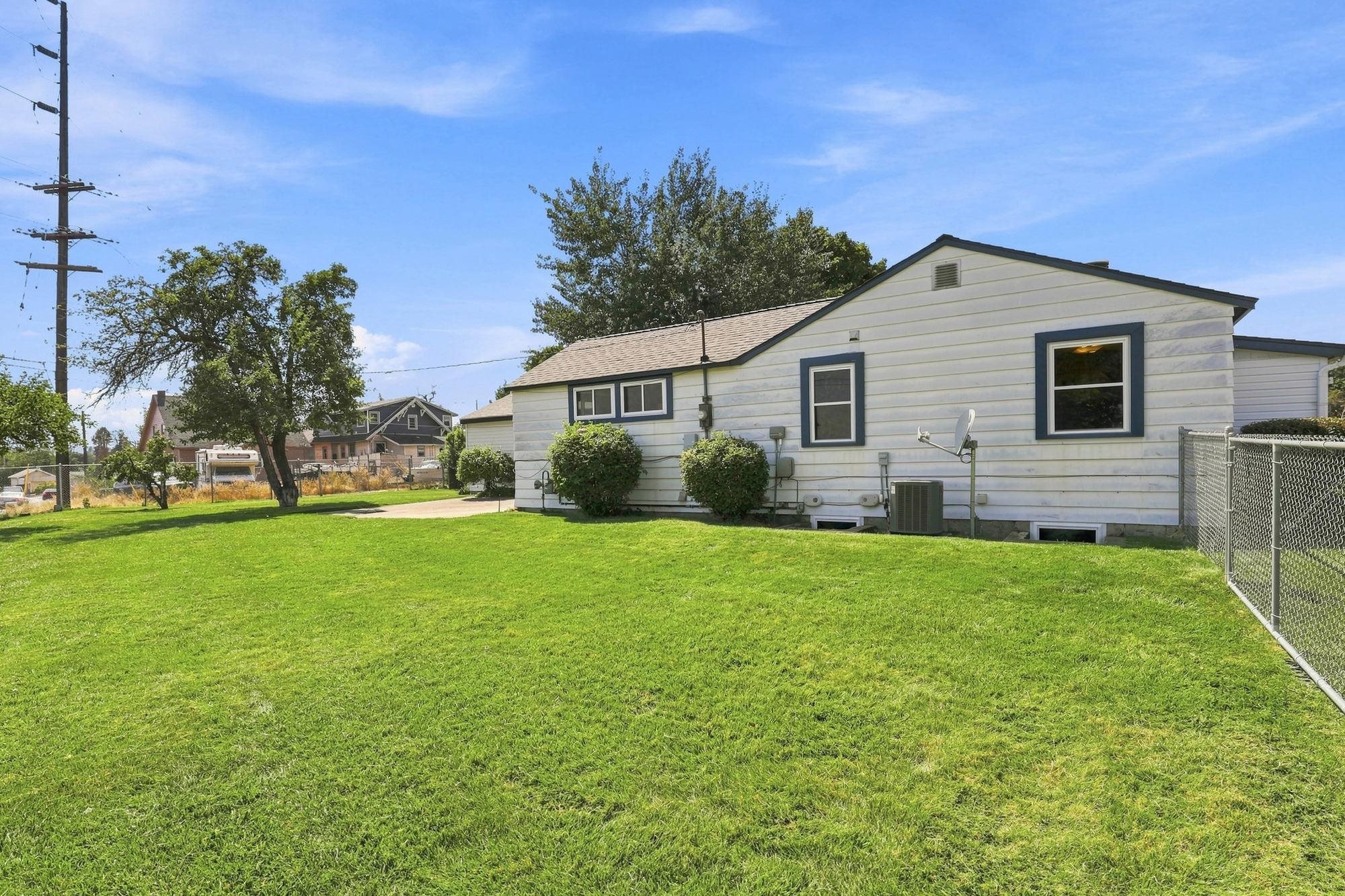 1318 E Ermina Ave - Photo 36
