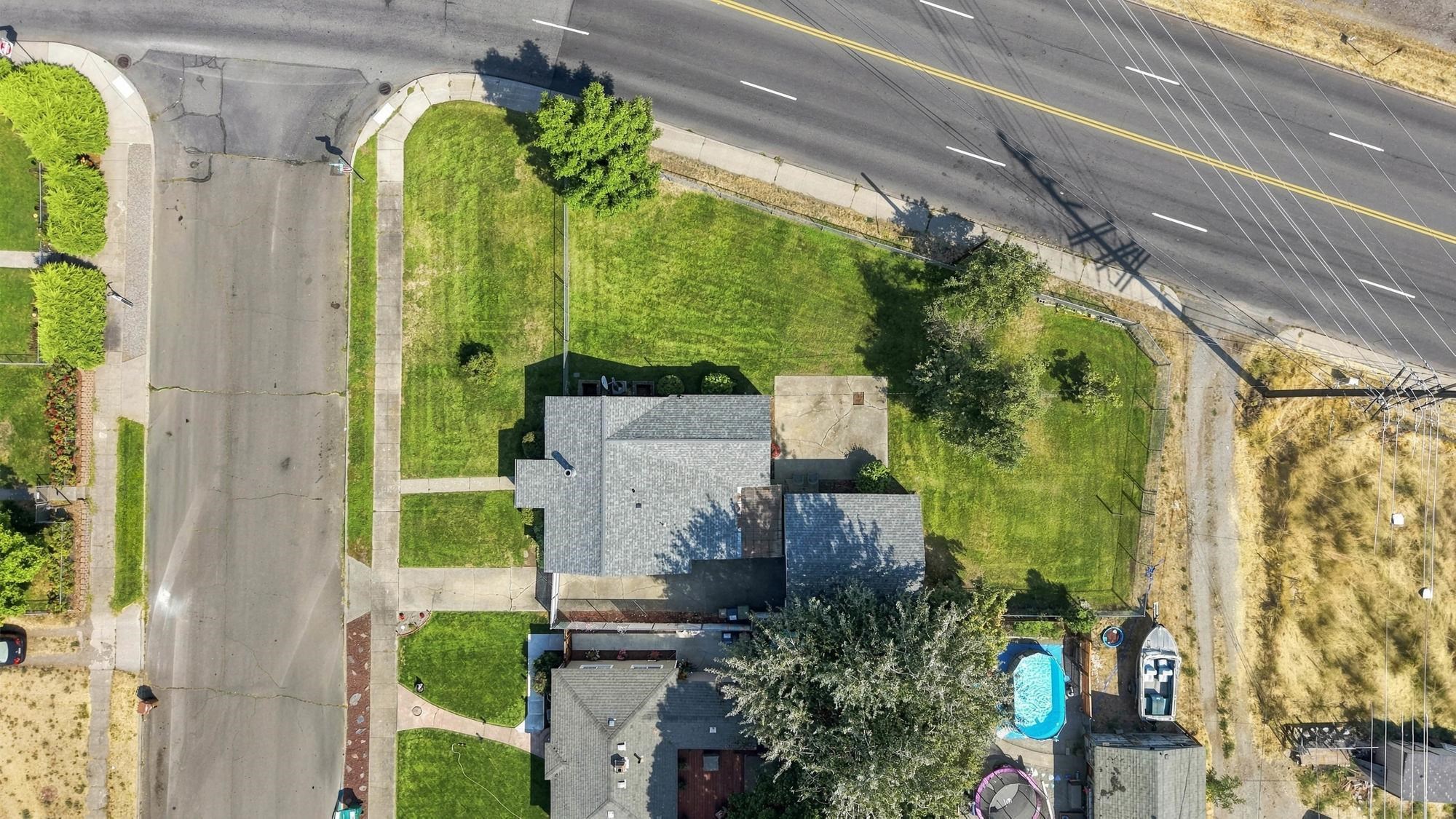 1318 E Ermina Ave - Photo 3