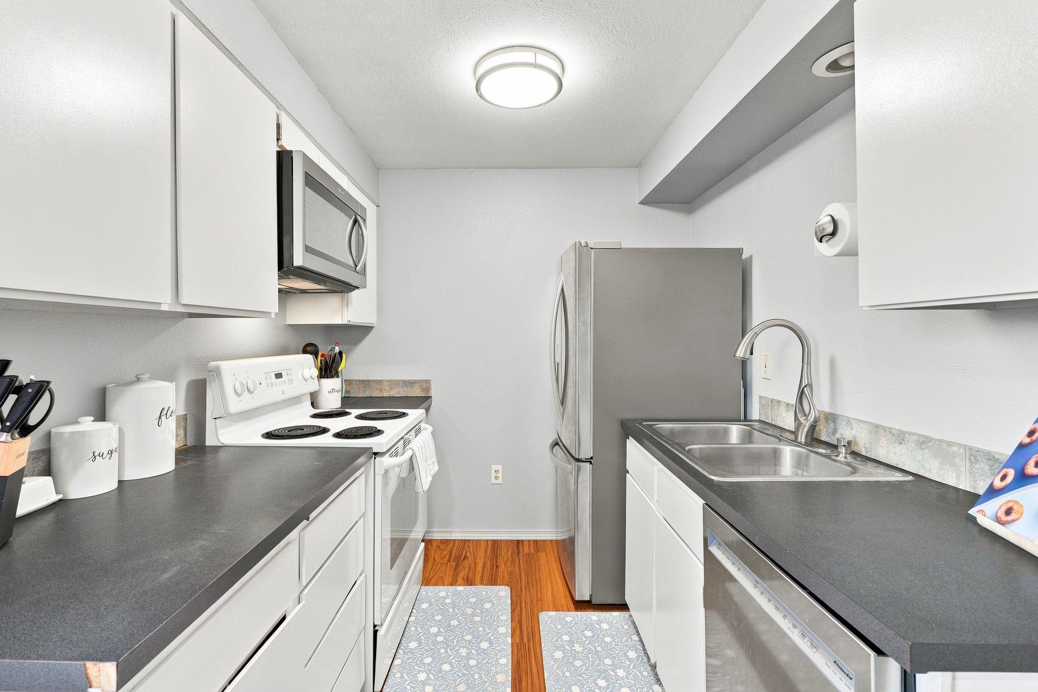 1416 S Grand Blvd - Photo 9