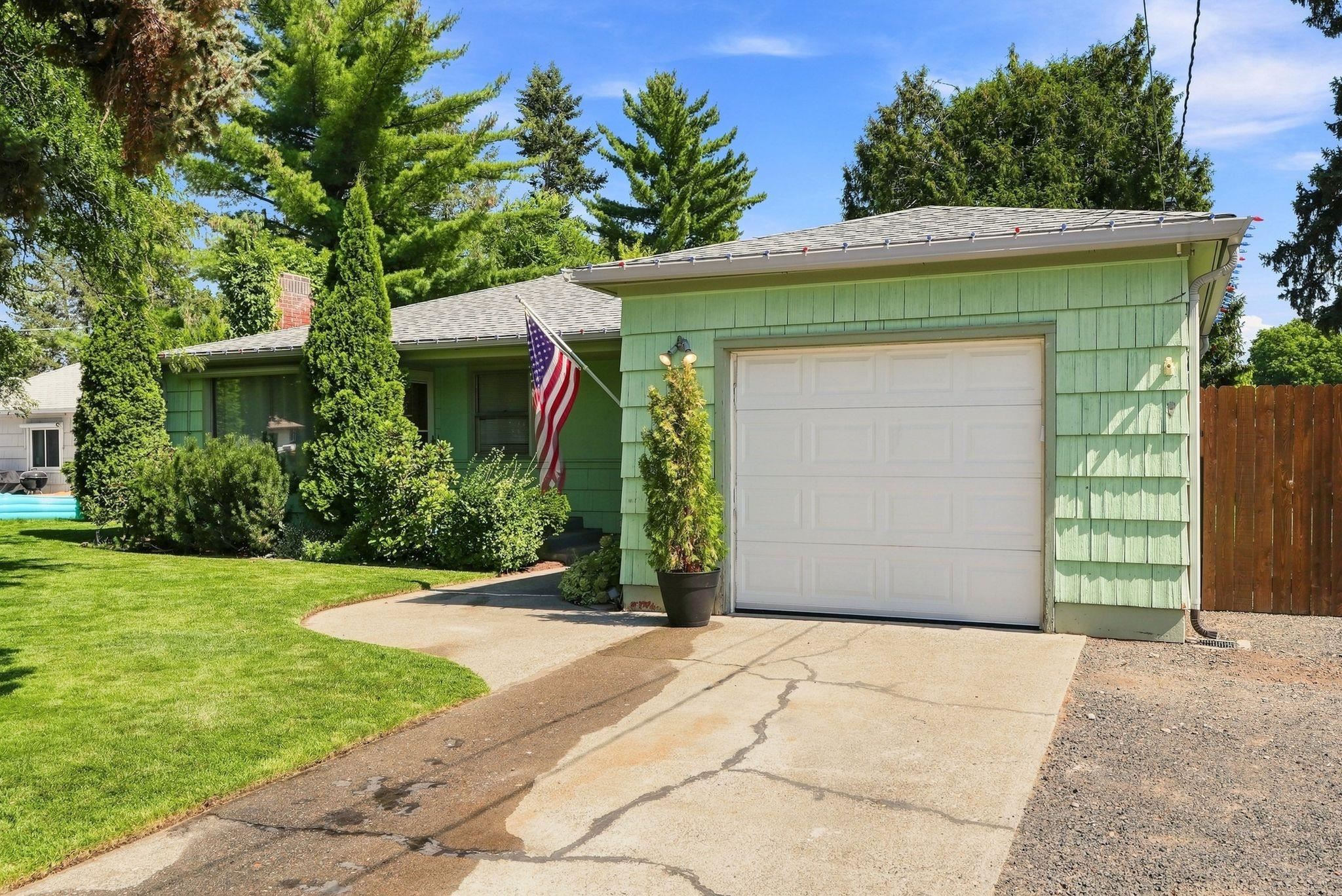 202 N BOLIVAR Rd - Photo 2