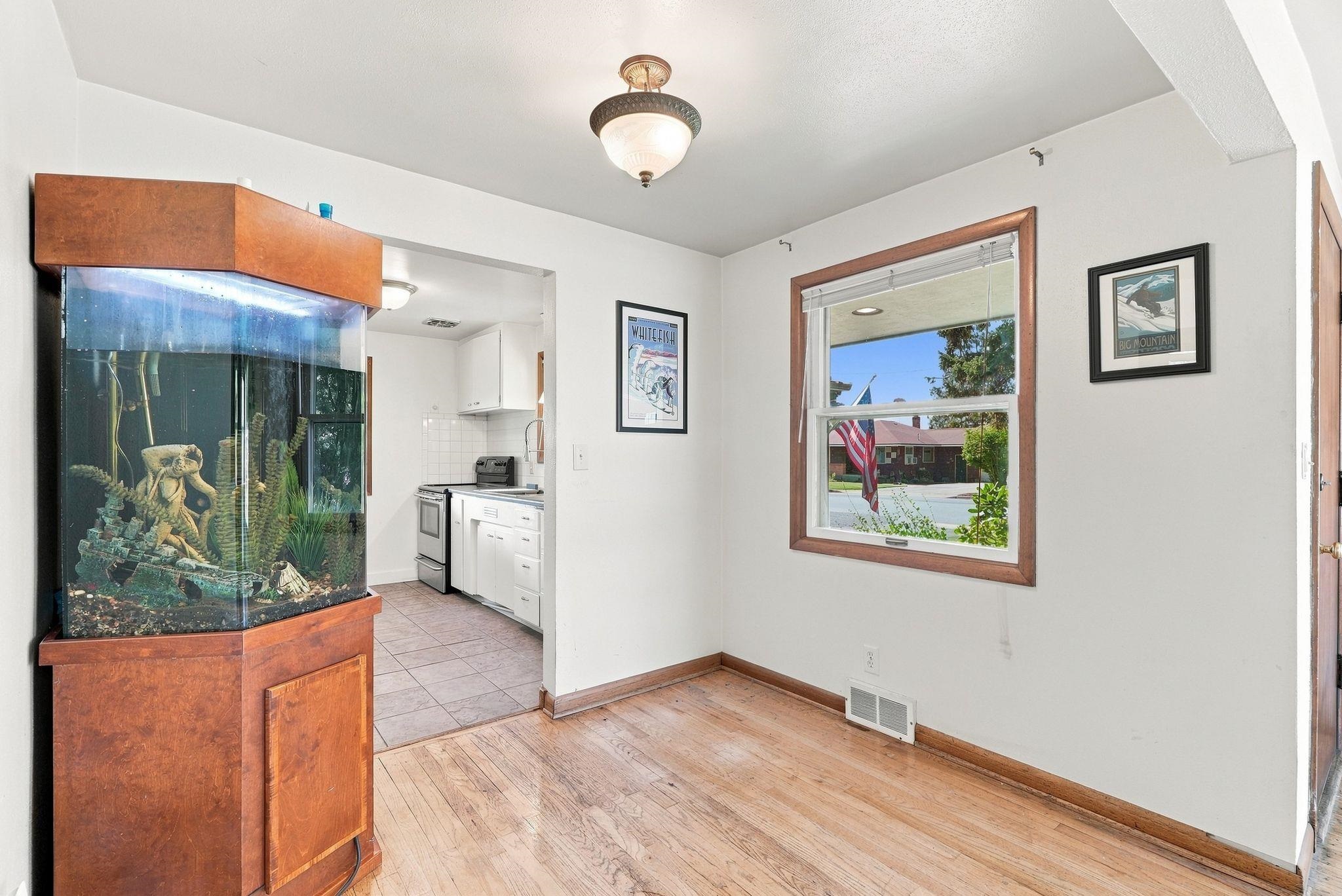 202 N BOLIVAR Rd - Photo 11