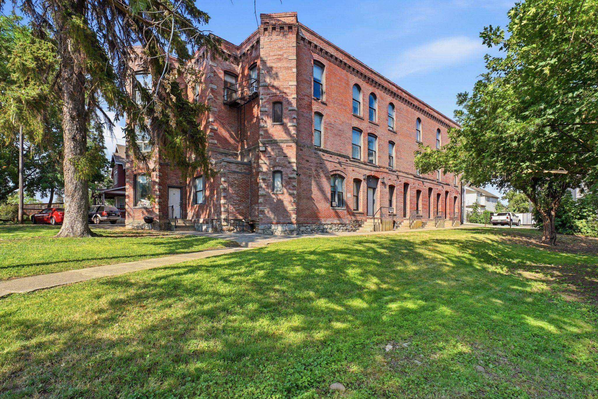 1412 N Post St - Photo 2