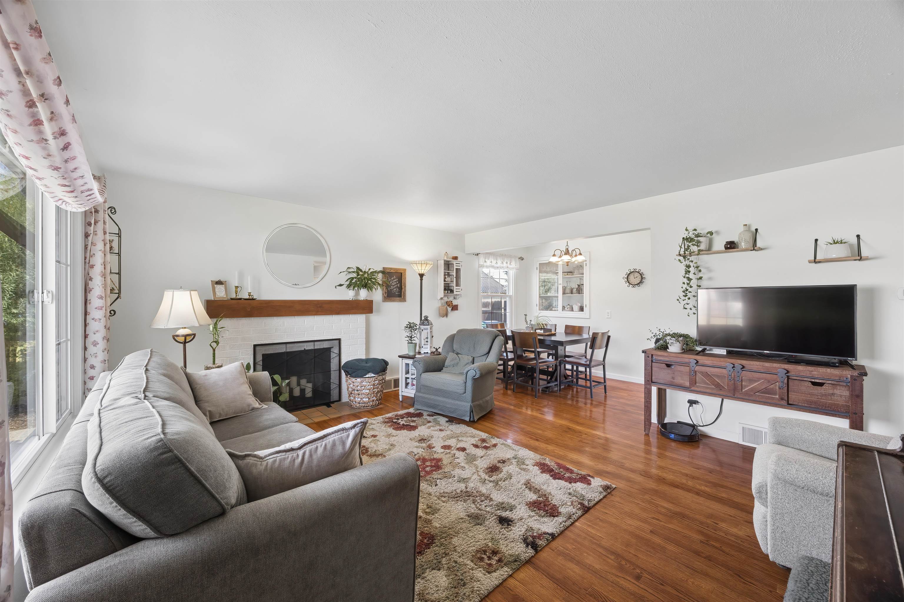 5011 W Hoffman Pl - Photo 3