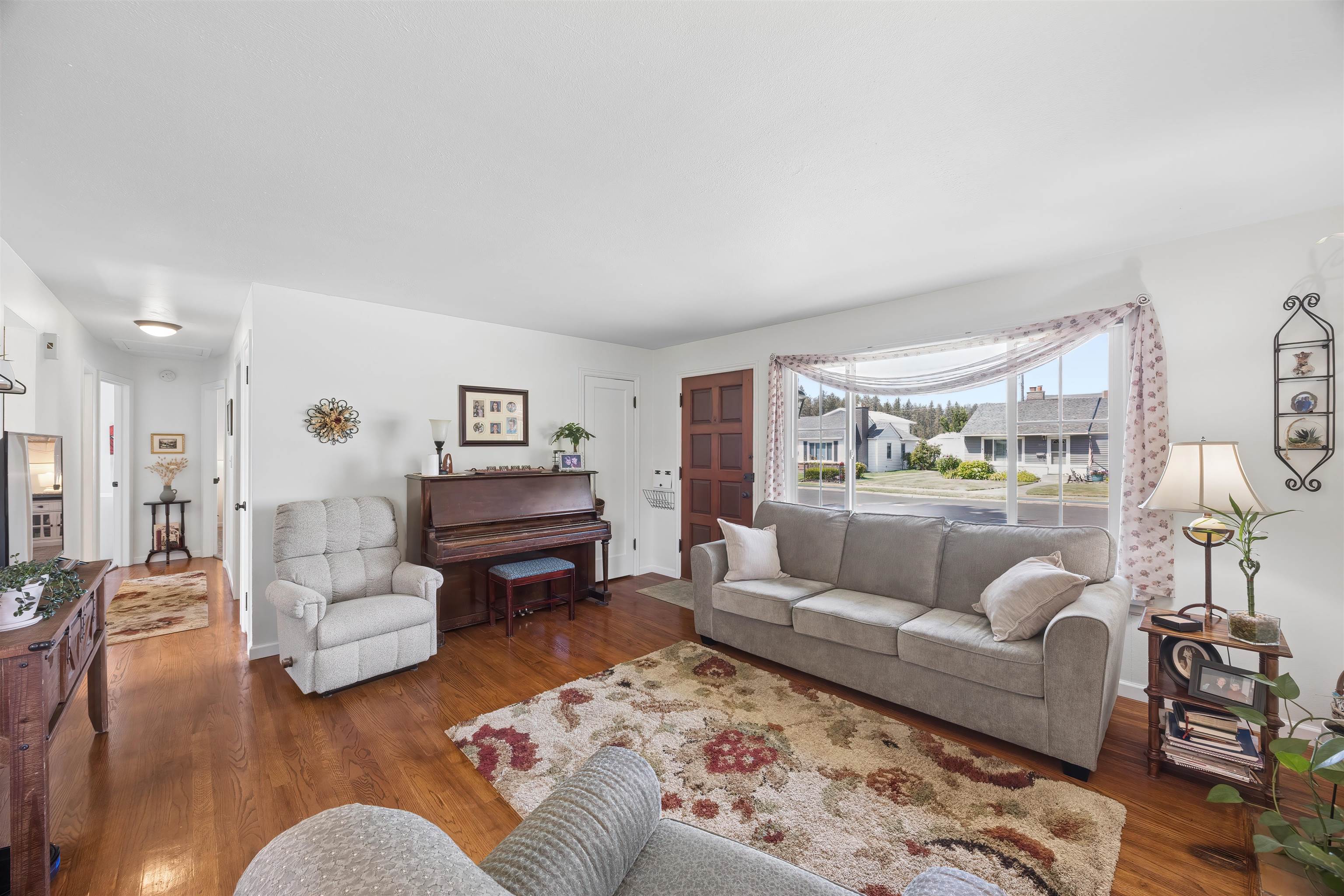 5011 W Hoffman Pl - Photo 5