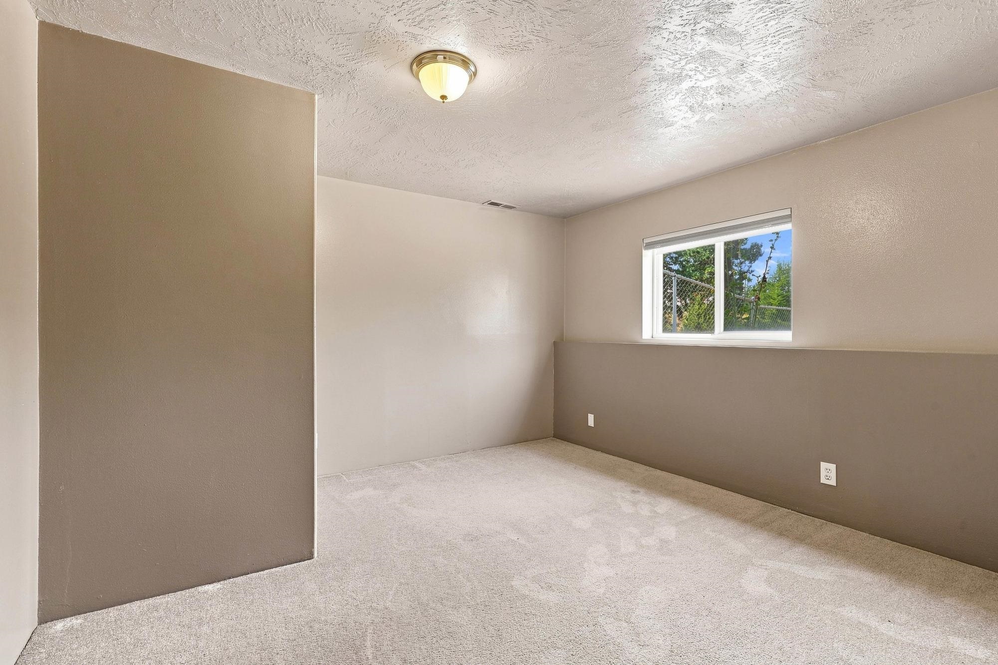 7012 W Burroughs Rd - Photo 23