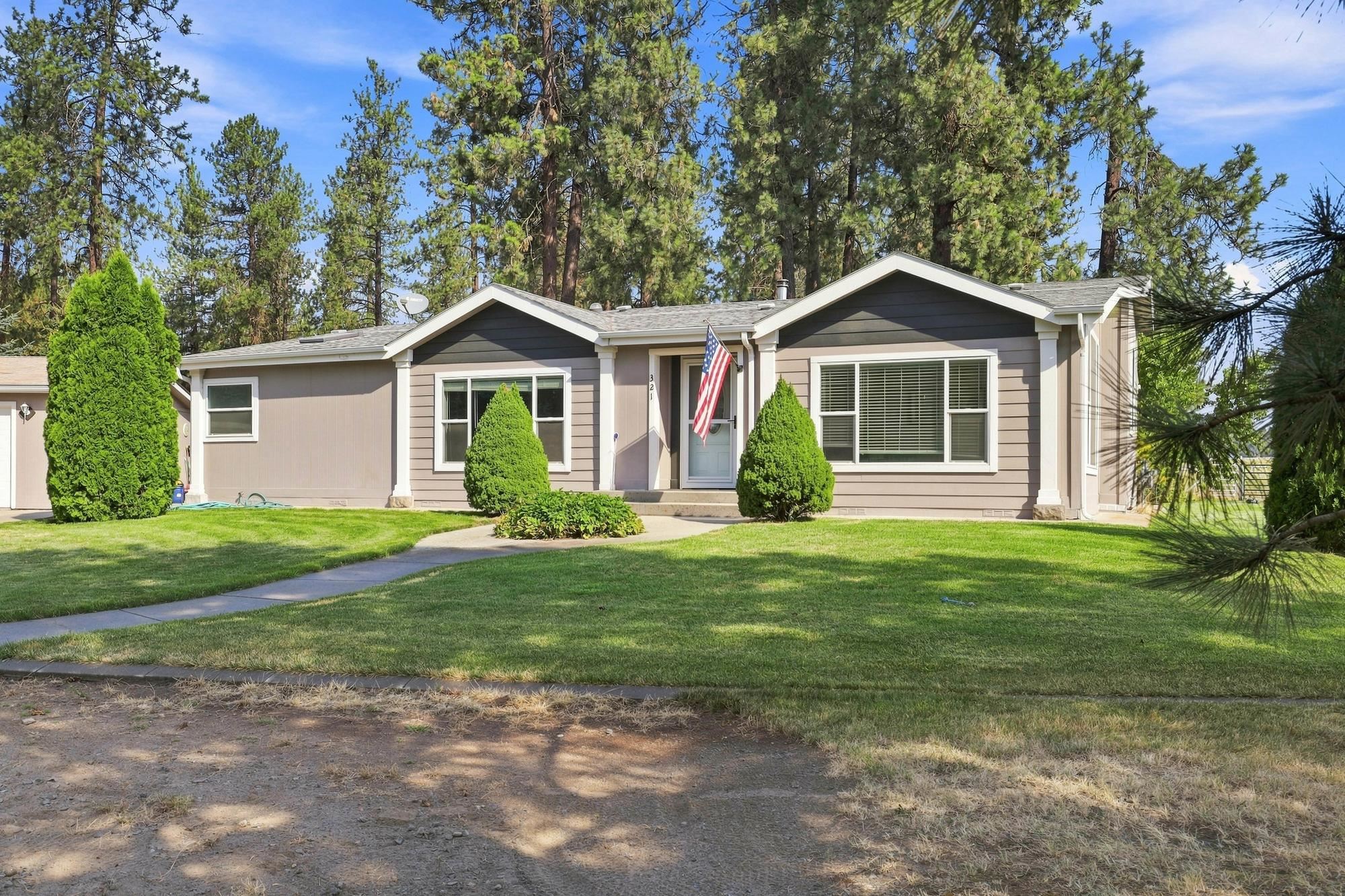 321 E Saltz Ln - Photo 1