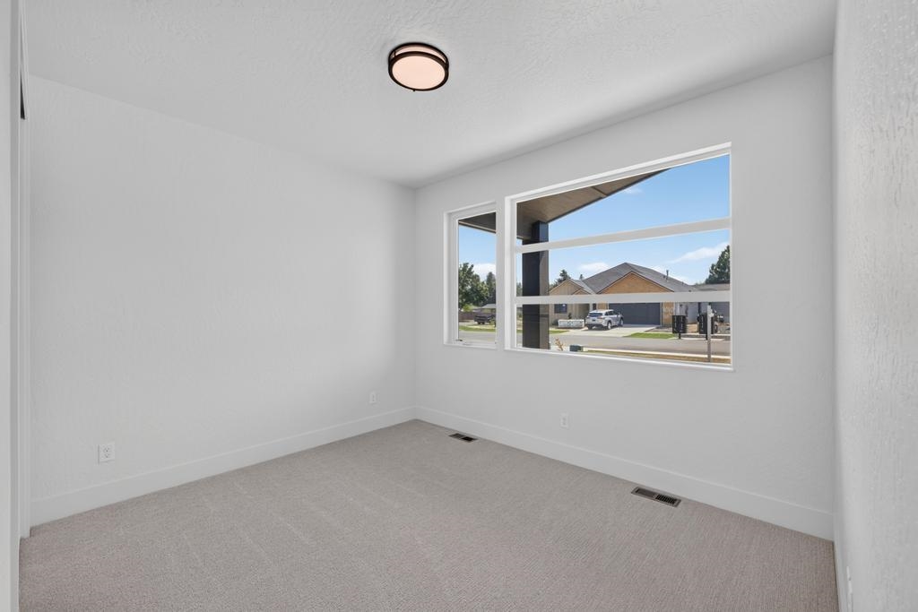 11005 E 36TH Dr - Photo 38
