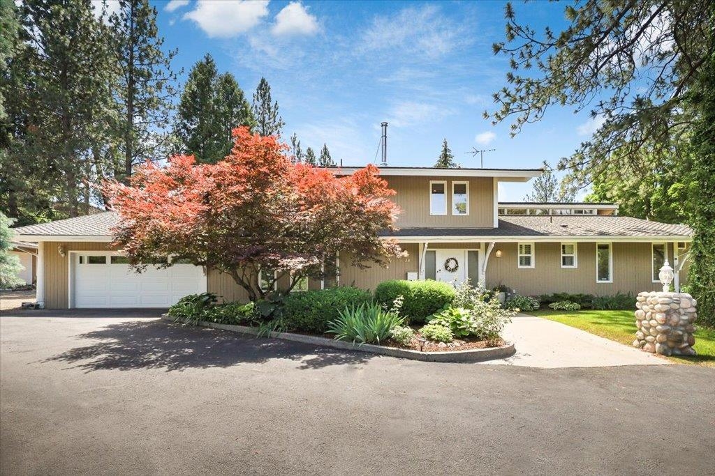 1728 E Rockwood Blvd - Photo 1