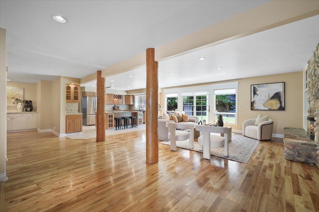 1728 E Rockwood Blvd - Photo 3