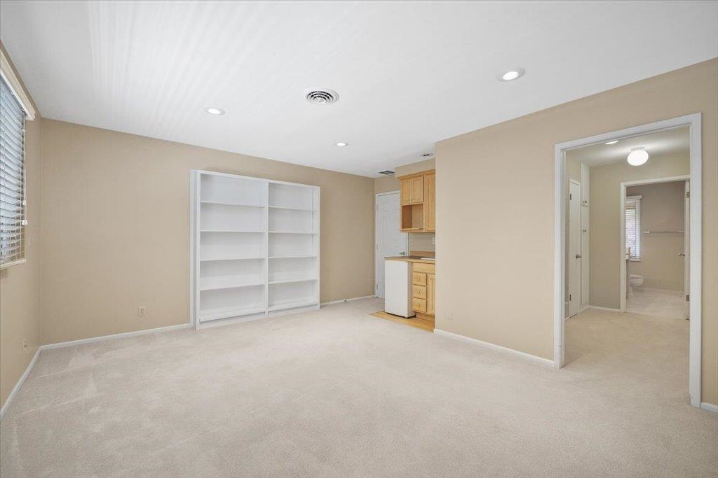1728 E Rockwood Blvd - Photo 32