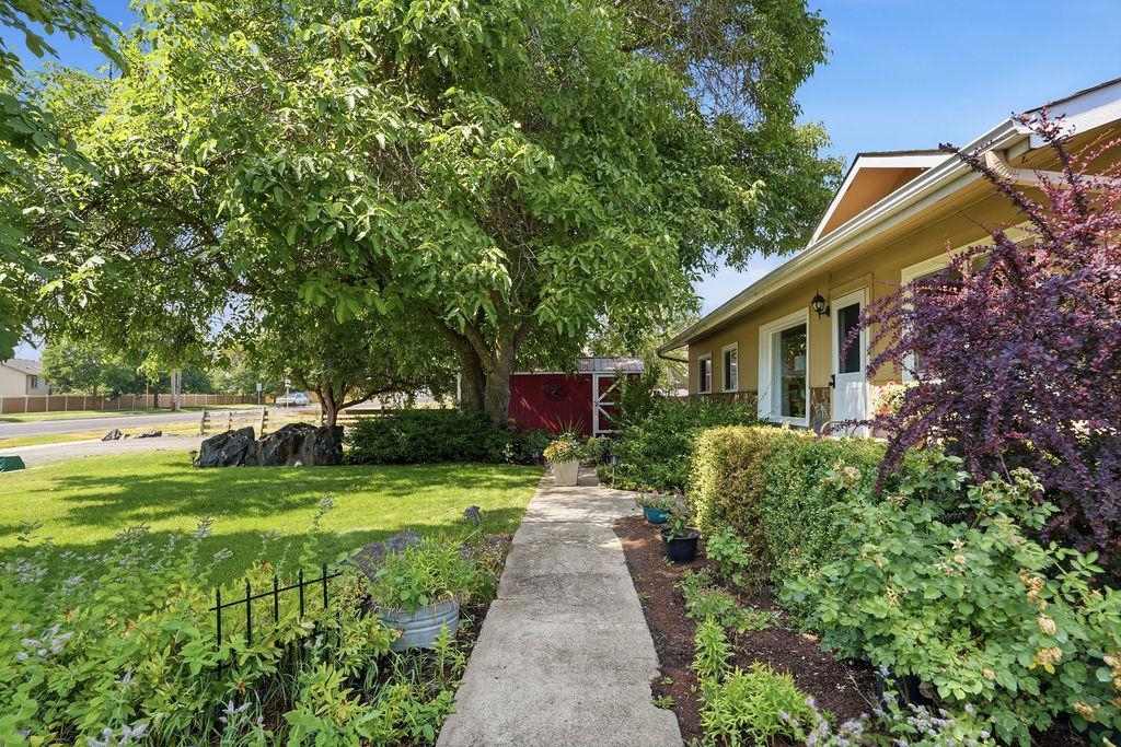 1616 W Strong Rd - Photo 6