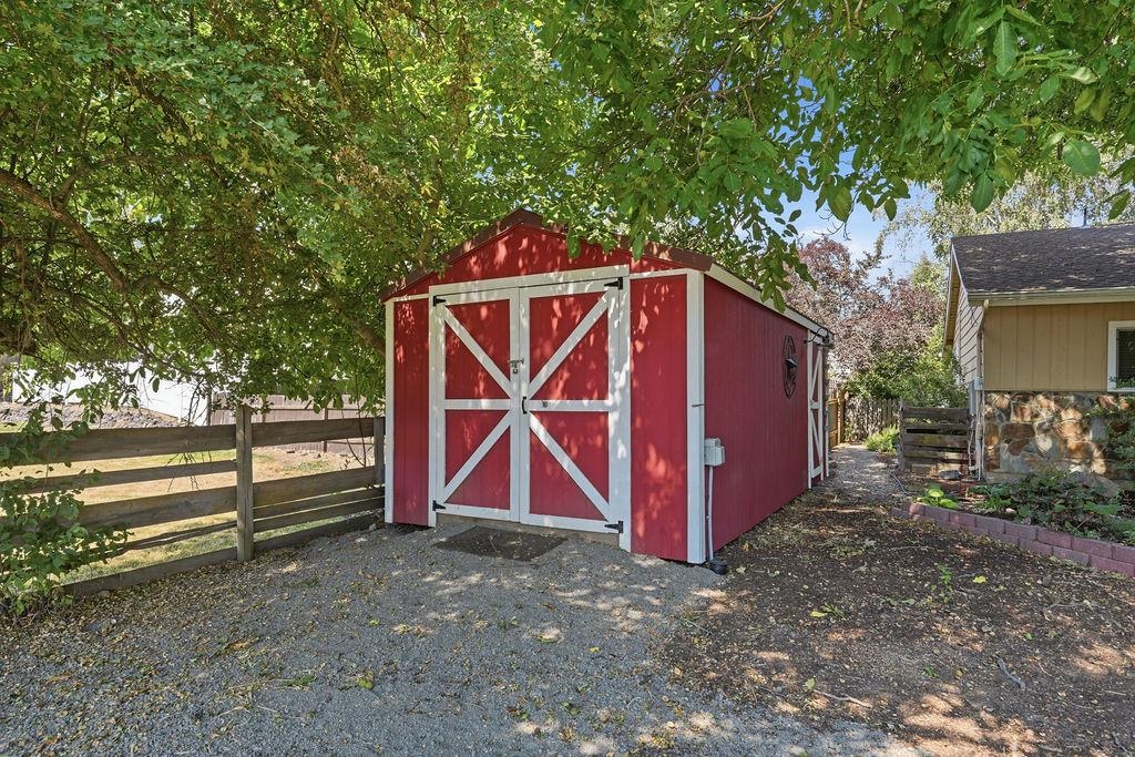 1616 W Strong Rd - Photo 46
