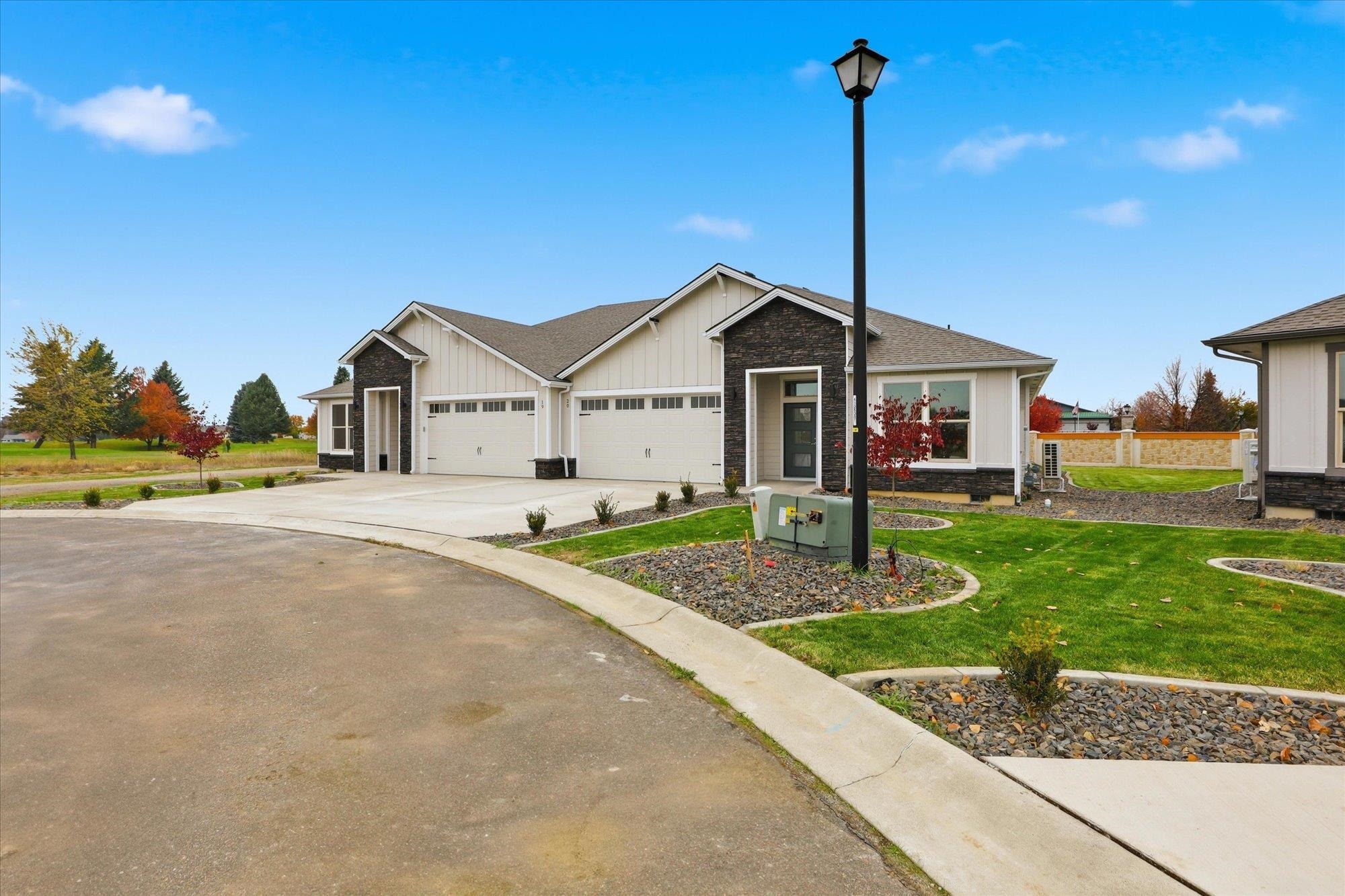 1109 - 20 N Country Club Dr - Photo 2