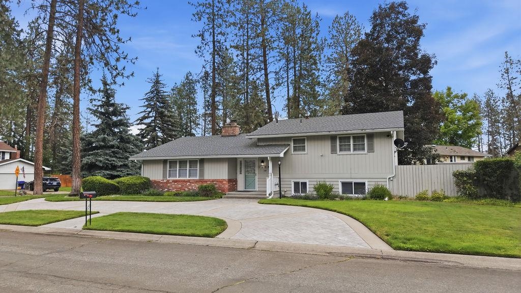 1005 W Bellwood Dr - Photo 1