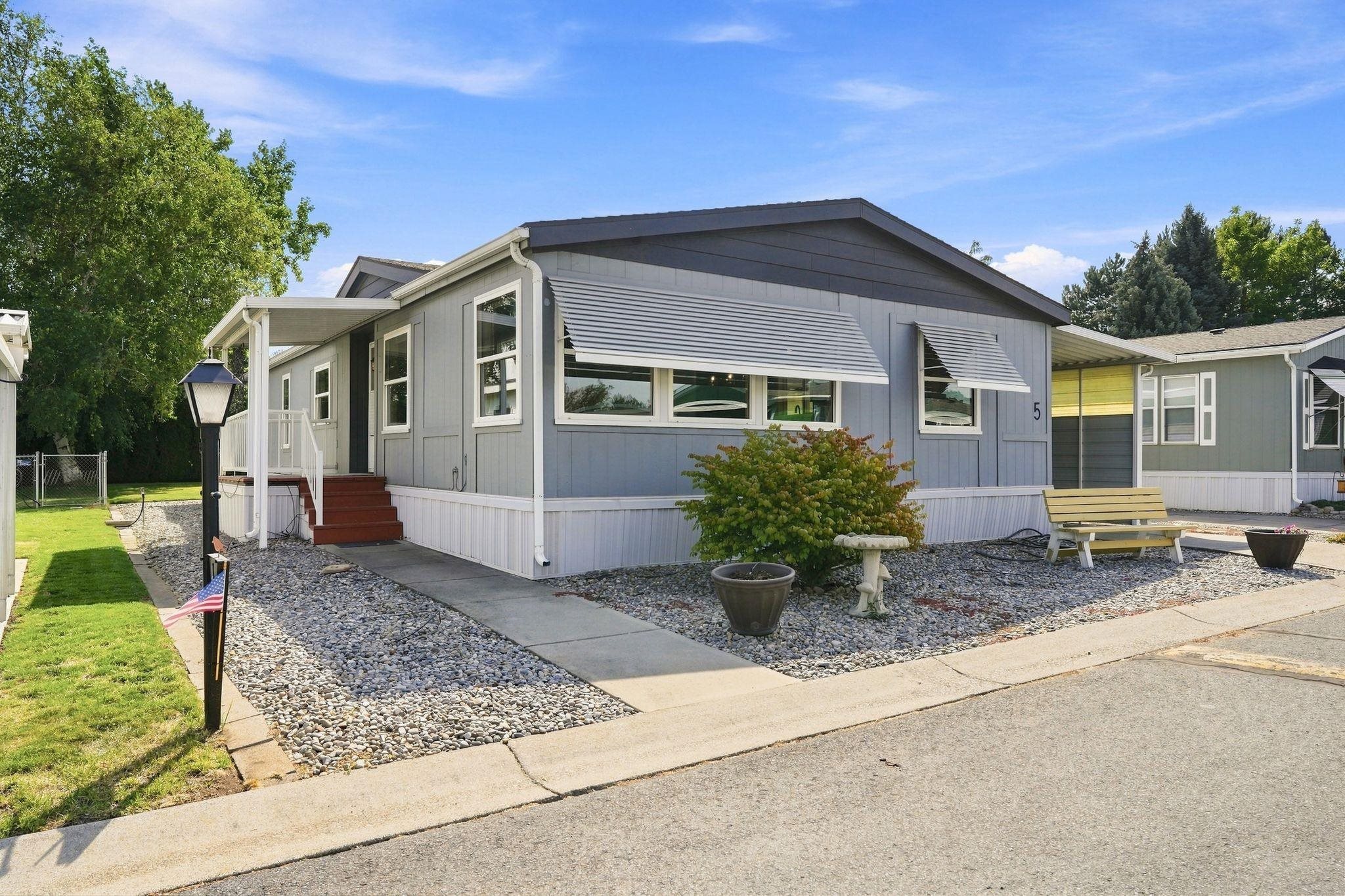 304 S Conklin Rd - Photo 1