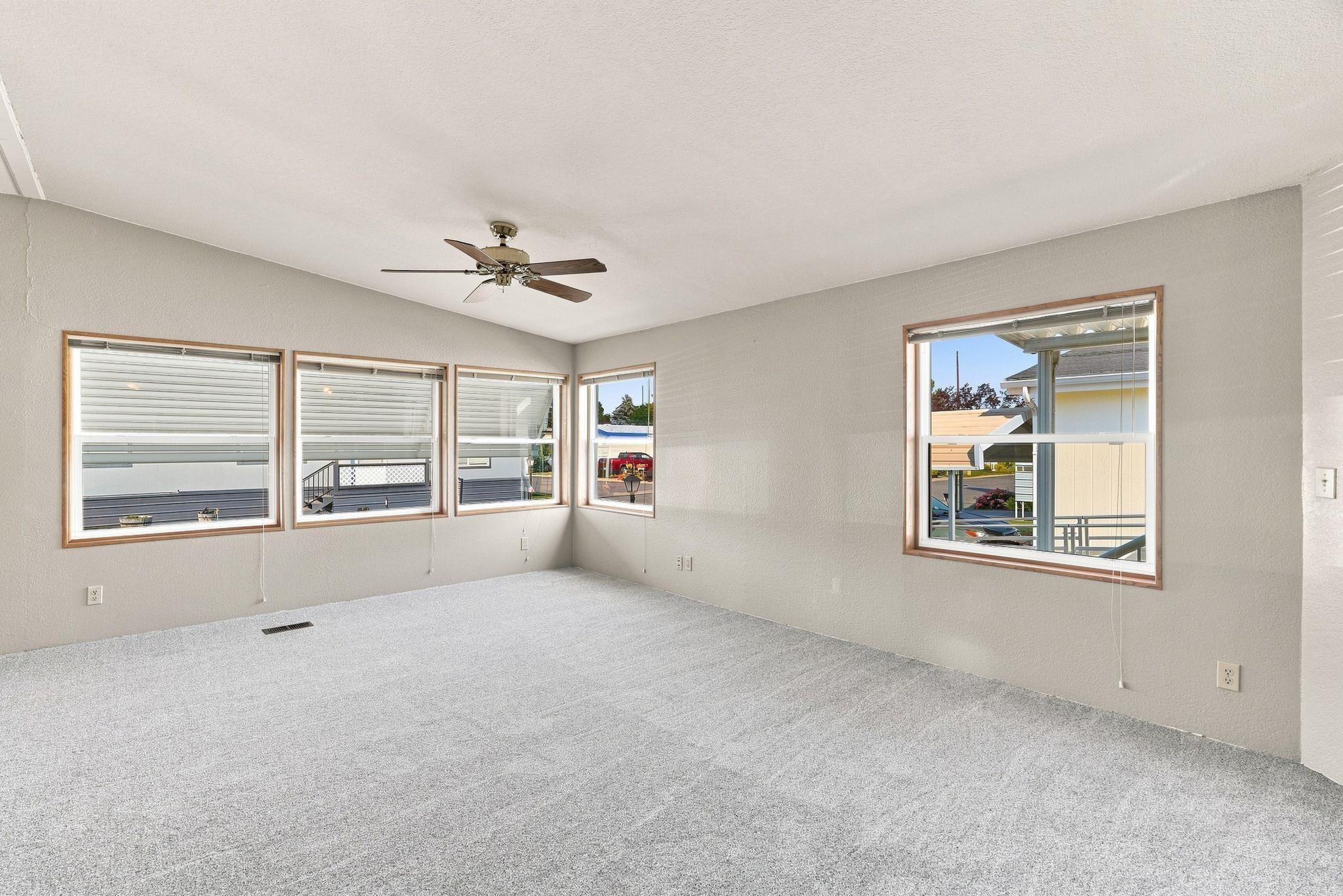 304 S Conklin Rd - Photo 4