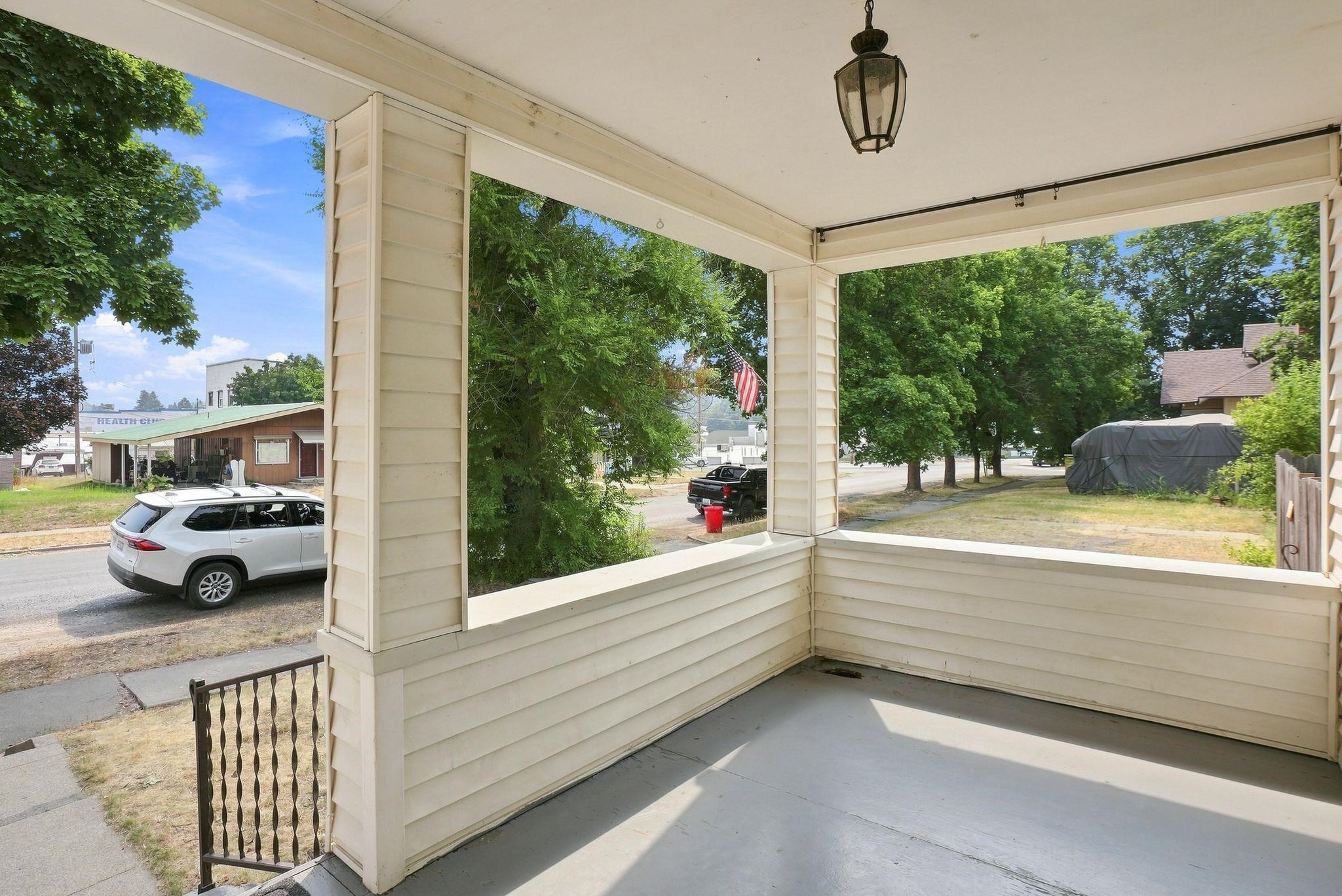 317 S Spokane Ave - Photo 3