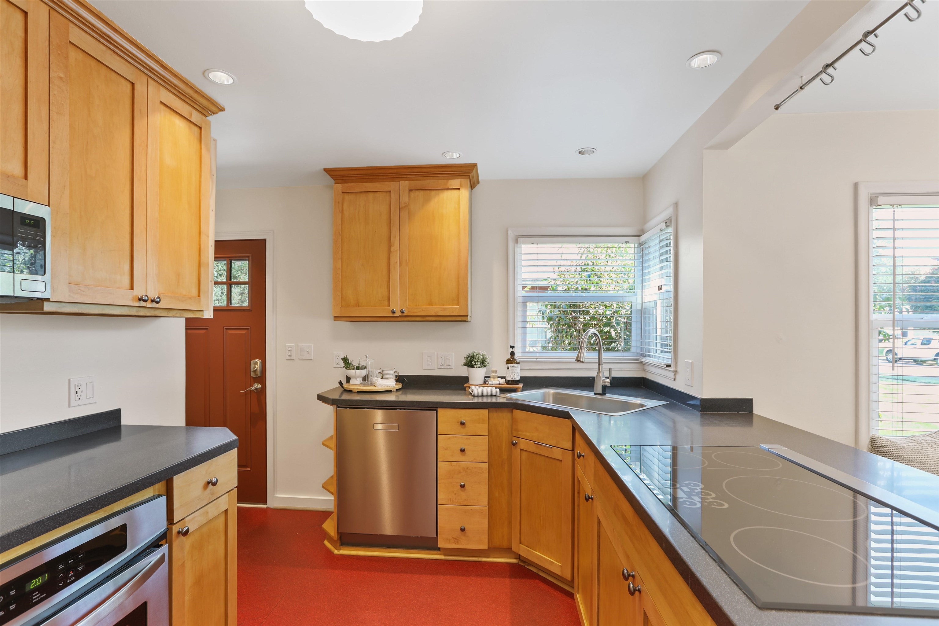 1115 E 28th Ave - Photo 8