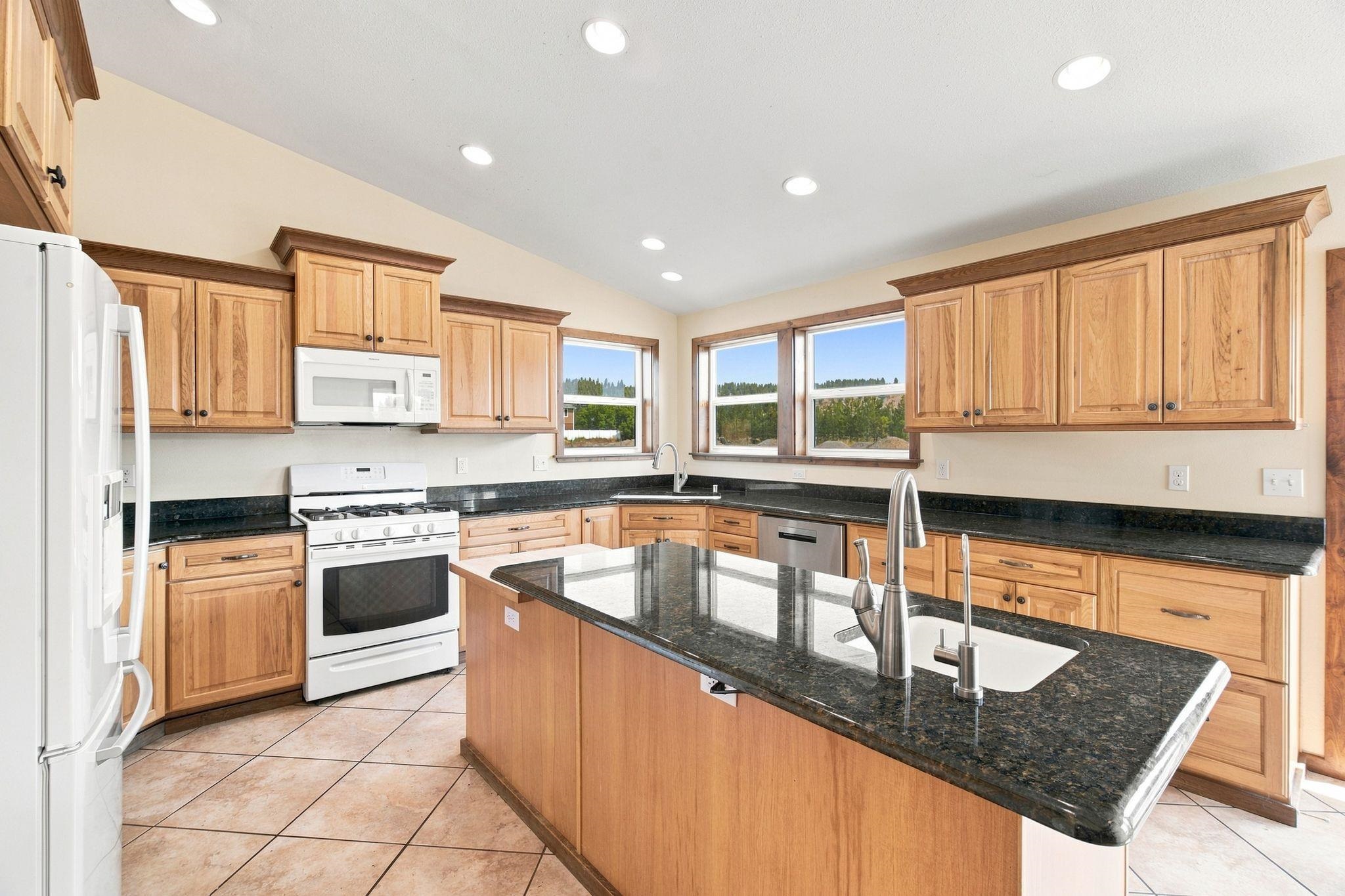 9809 E Upriver Dr - Photo 12