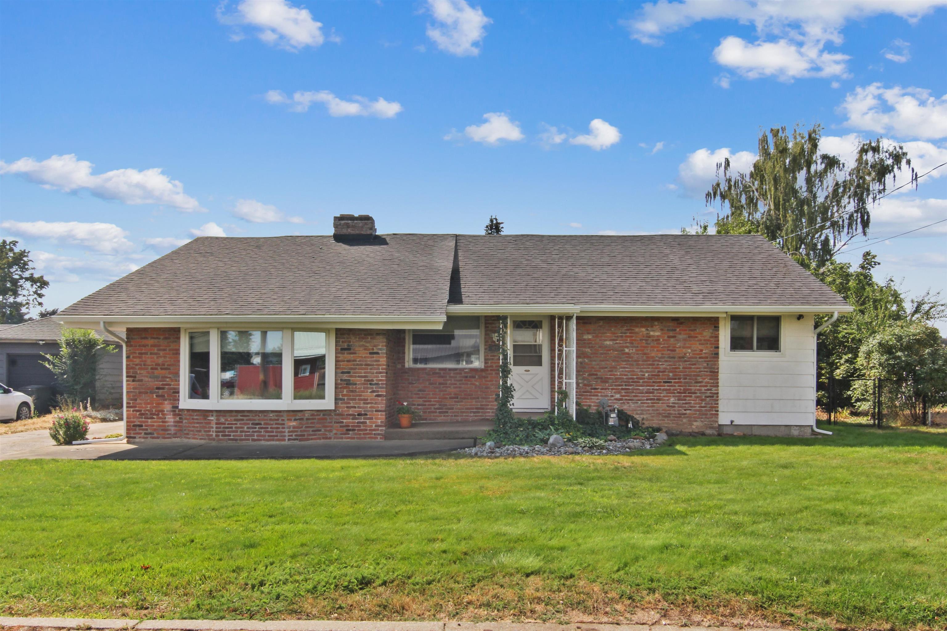 9722 E Valleyway Ave - Photo 2