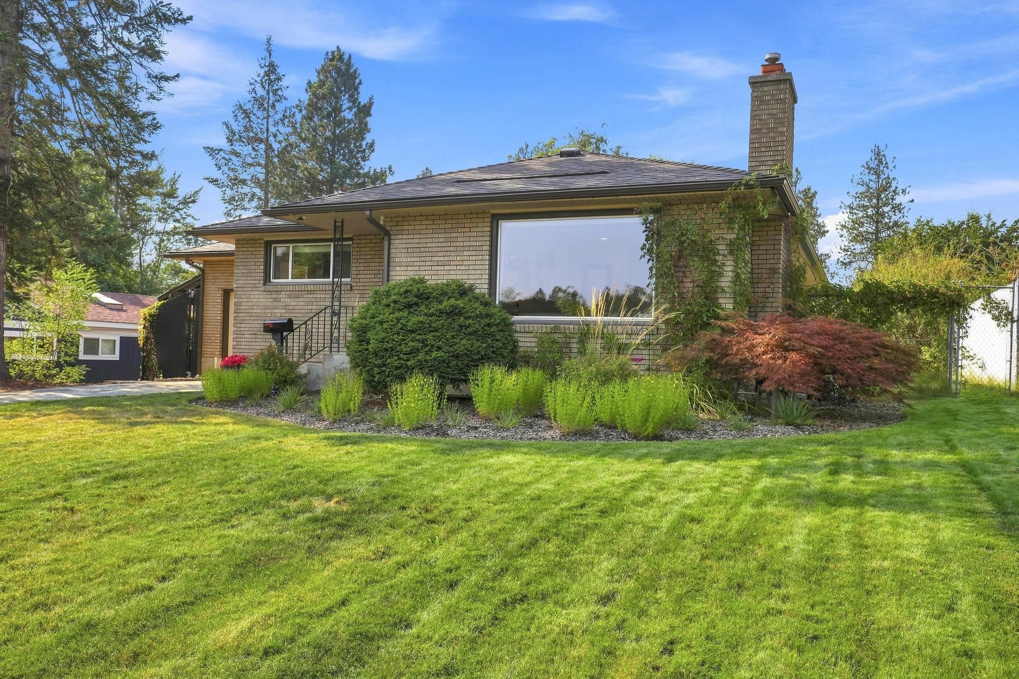 3228 W Queen Pl - Photo 2