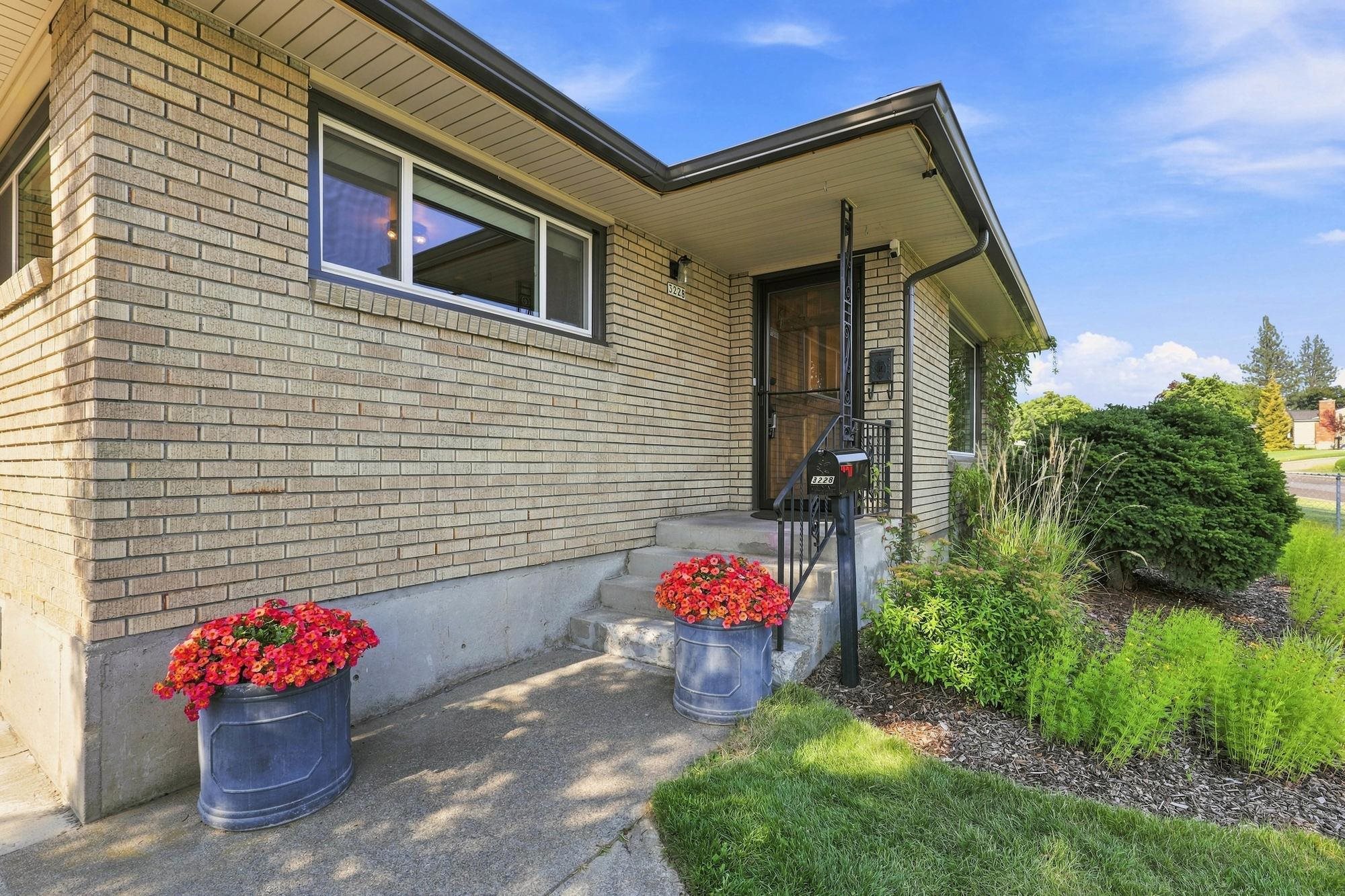3228 W Queen Pl - Photo 6