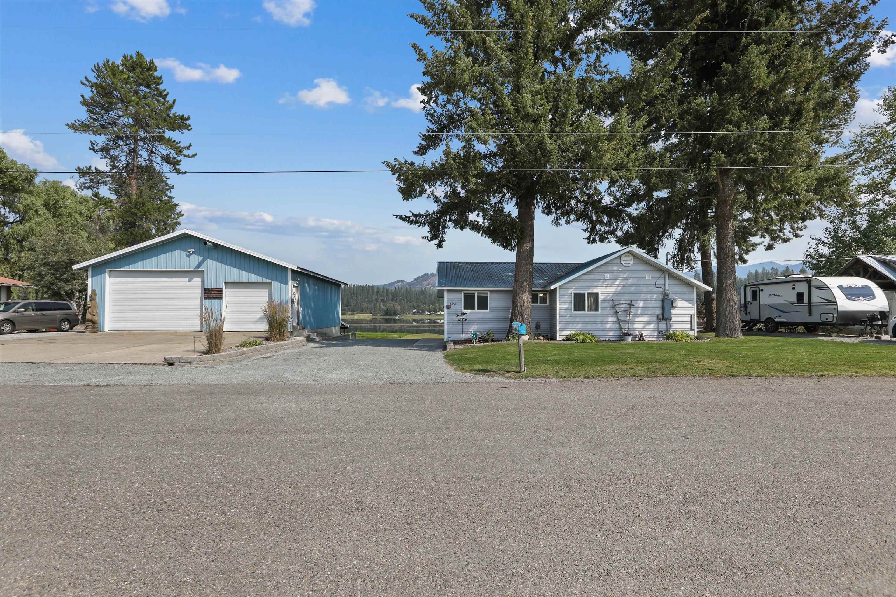 692 Yergens Rd - Photo 3