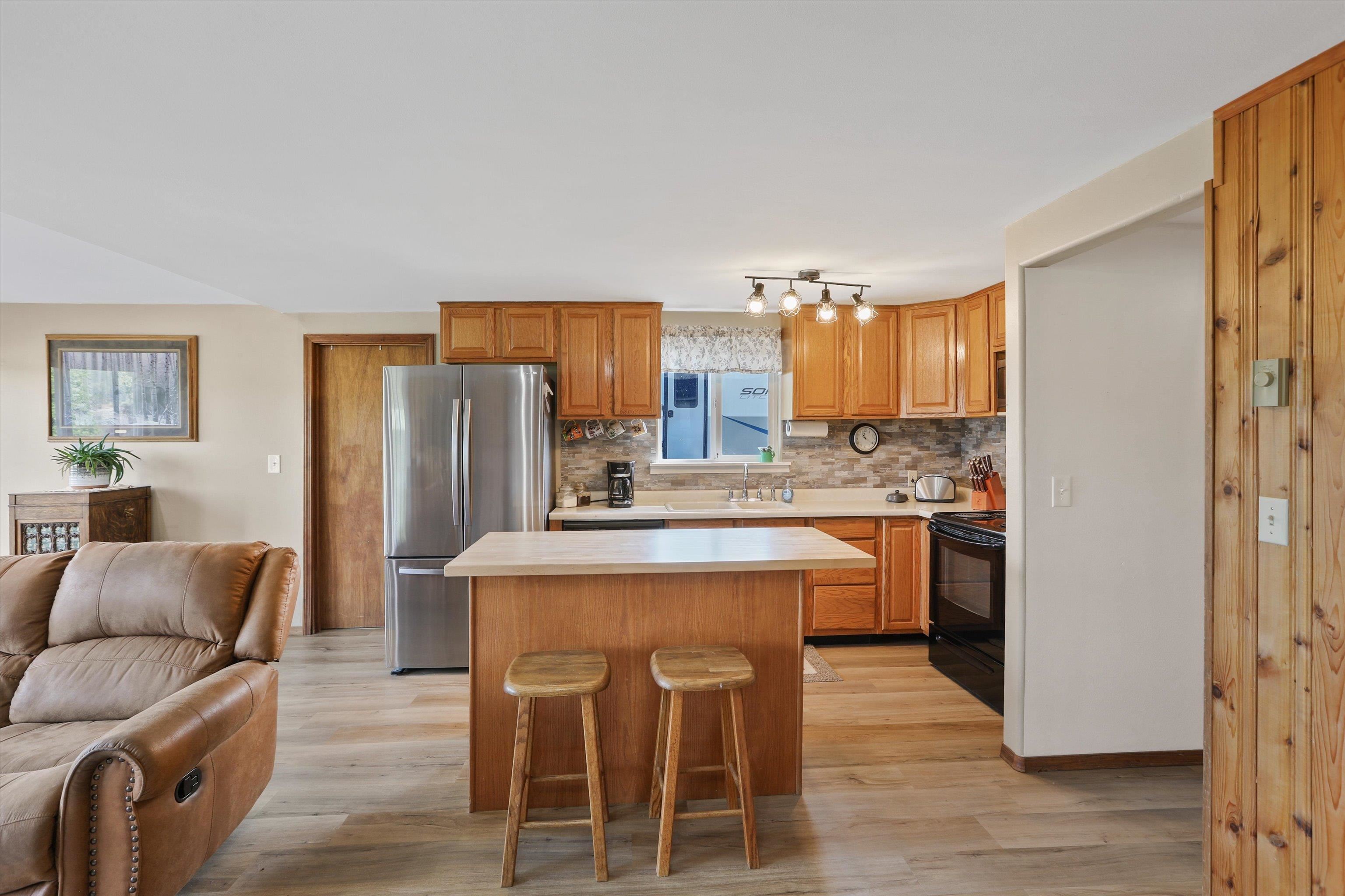 692 Yergens Rd - Photo 22