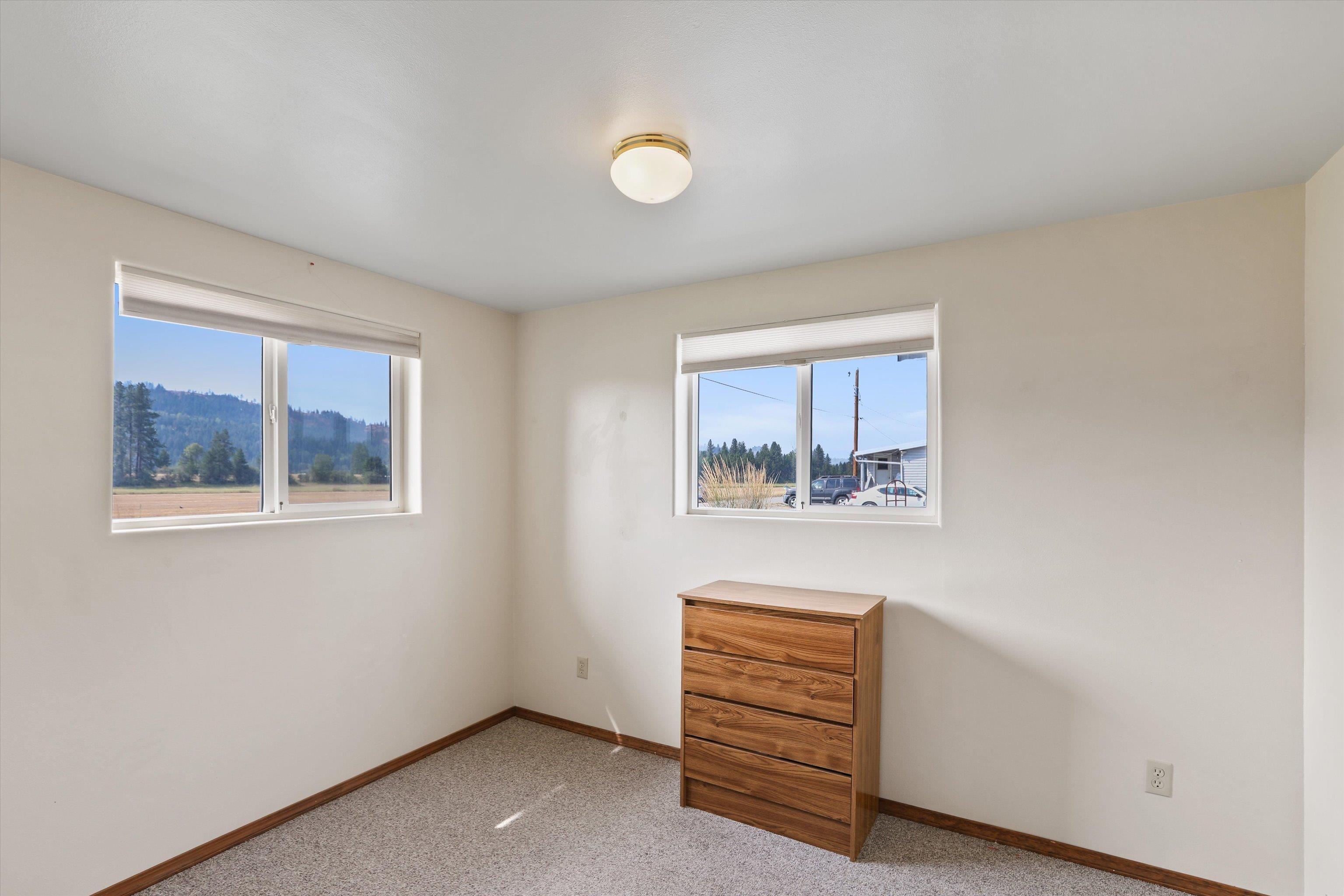 692 Yergens Rd - Photo 27