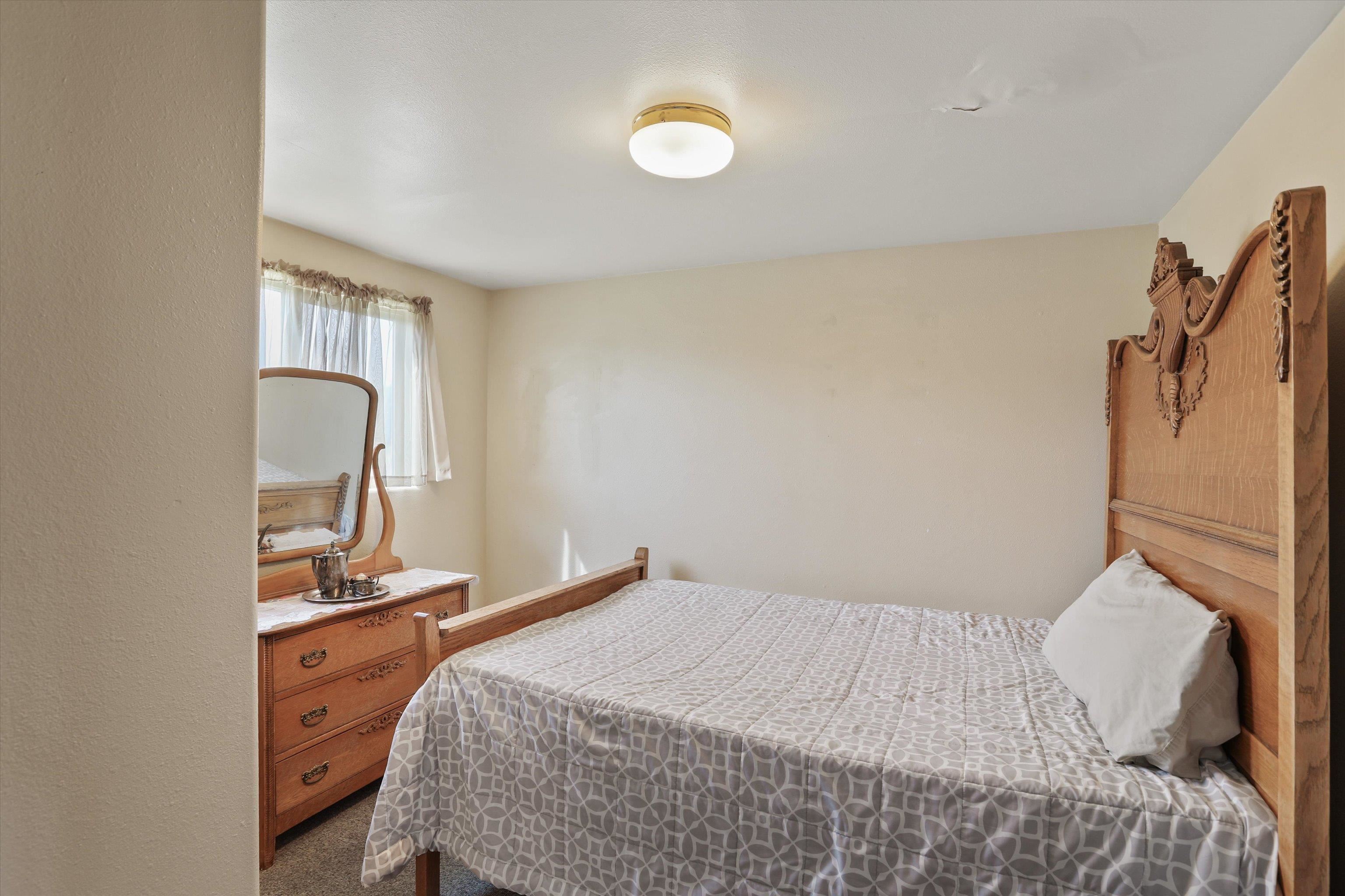 692 Yergens Rd - Photo 26