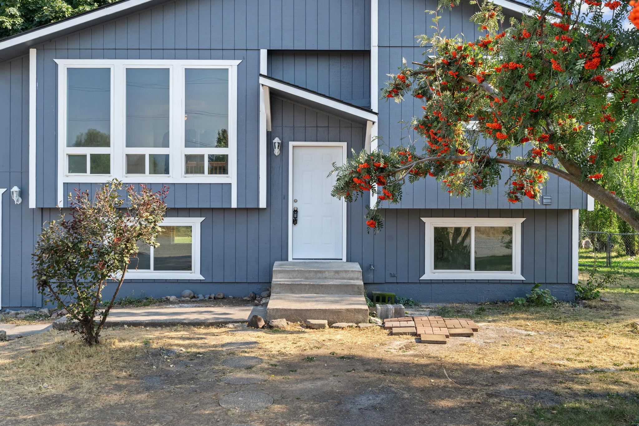 20710 E Gilbert Rd - Photo 2