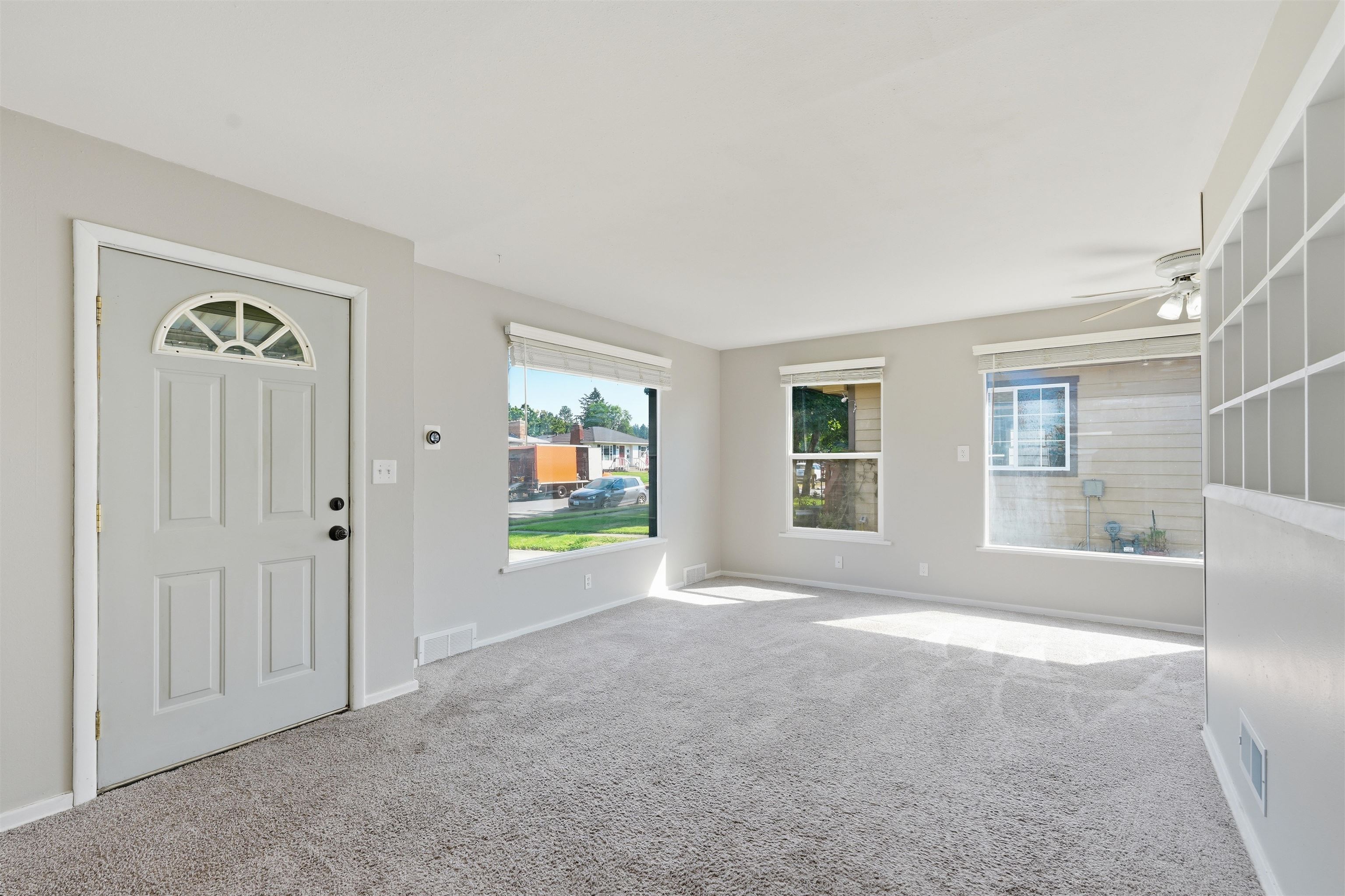 3823 W Princeton Ave - Photo 6