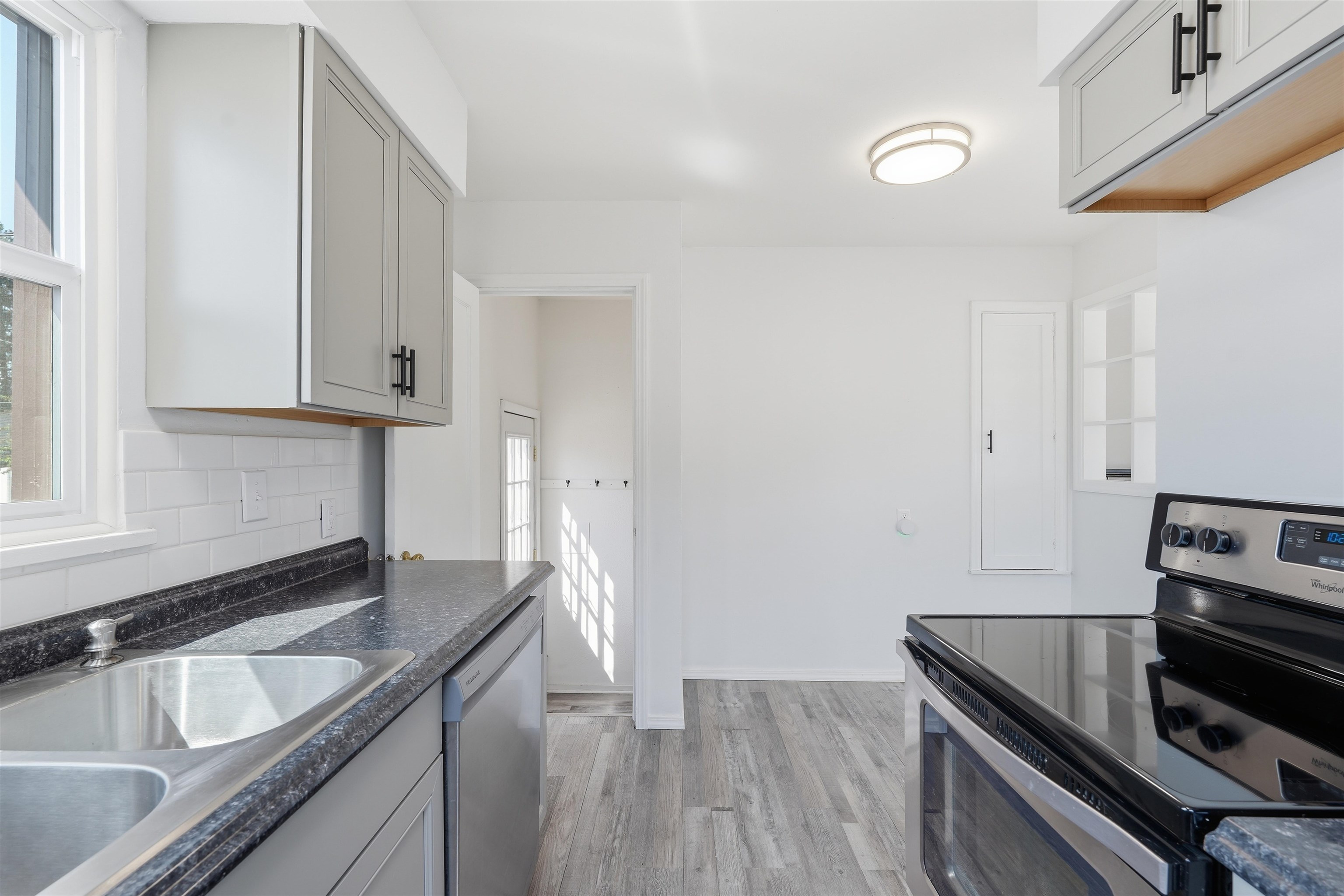 3823 W Princeton Ave - Photo 14