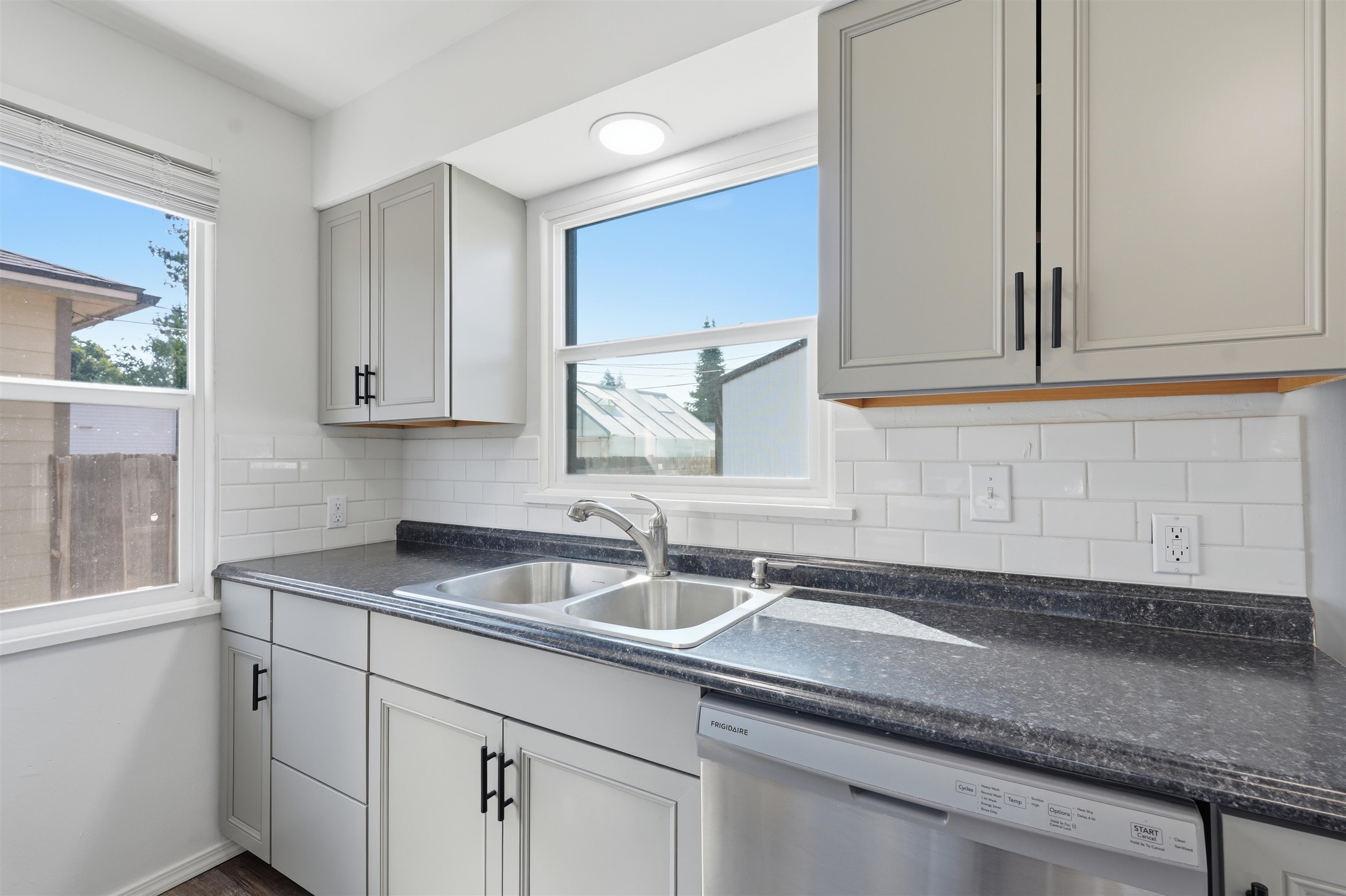 3823 W Princeton Ave - Photo 13