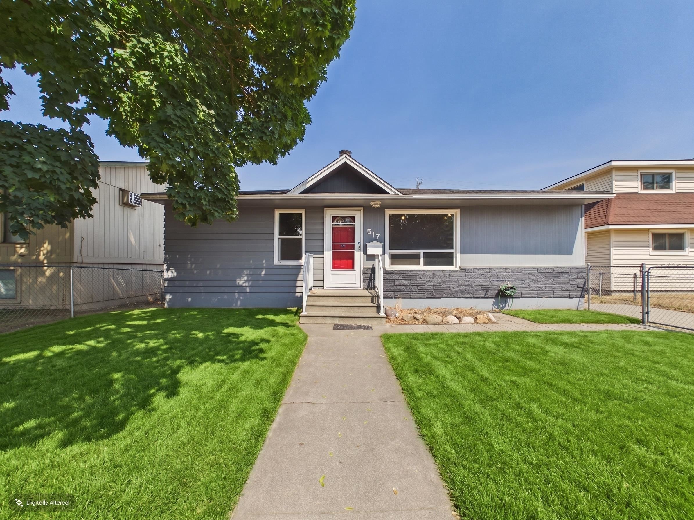 517 E Longfellow Ave - Photo 1