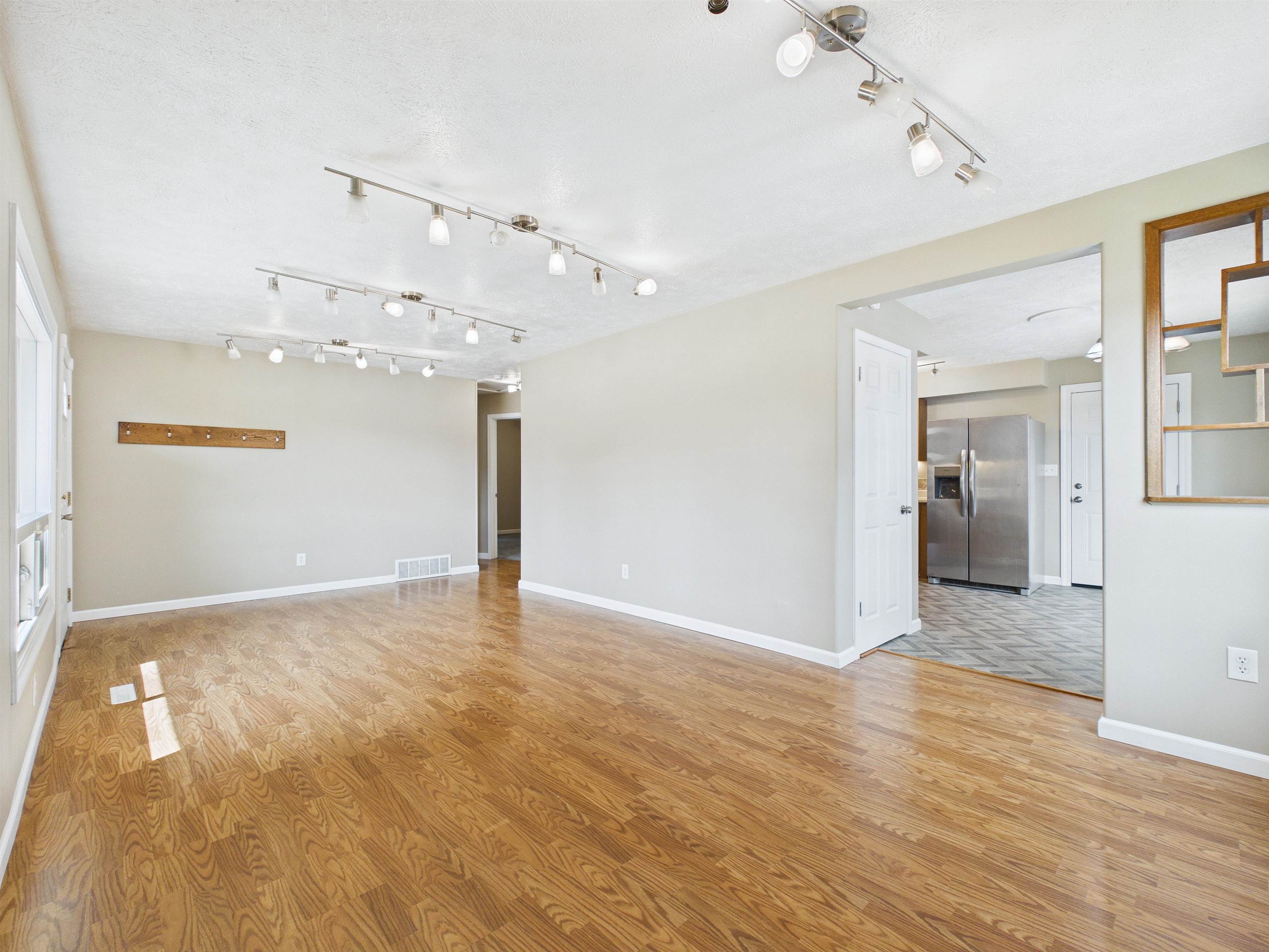 517 E Longfellow Ave - Photo 6