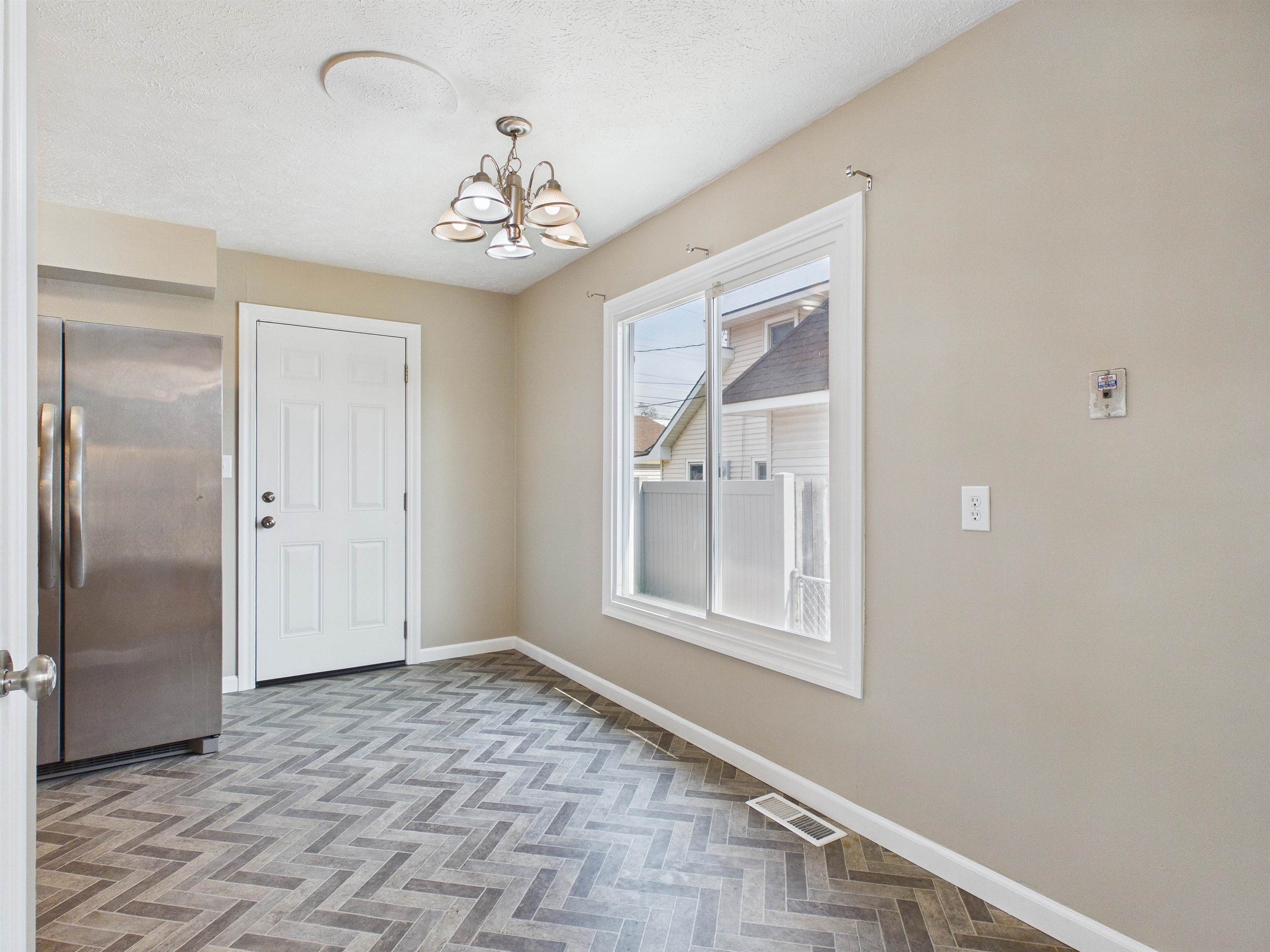 517 E Longfellow Ave - Photo 11